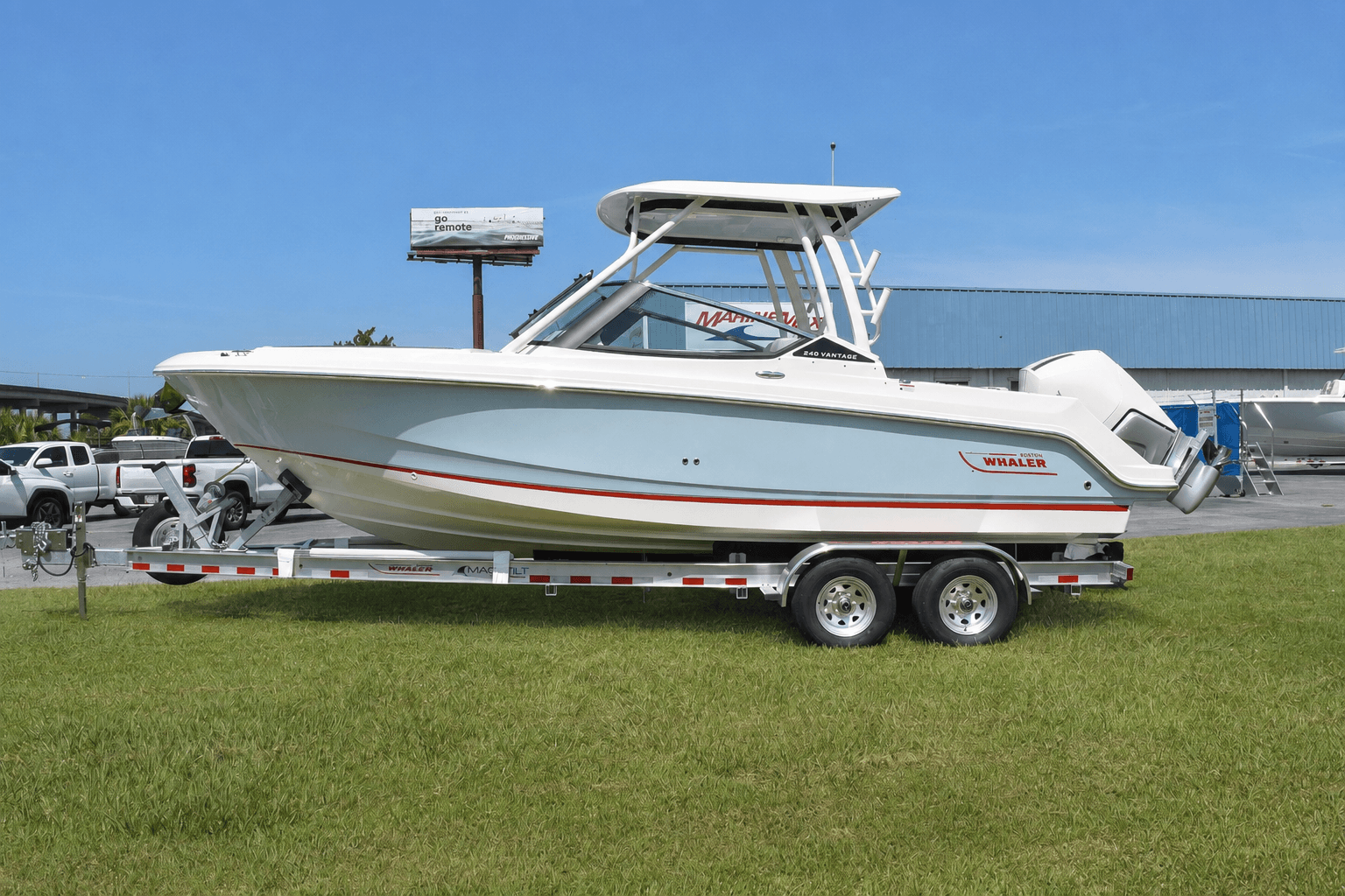 2026 Boston Whaler 240 Vantage for Sale in Thunderbolt, GA Dual Console