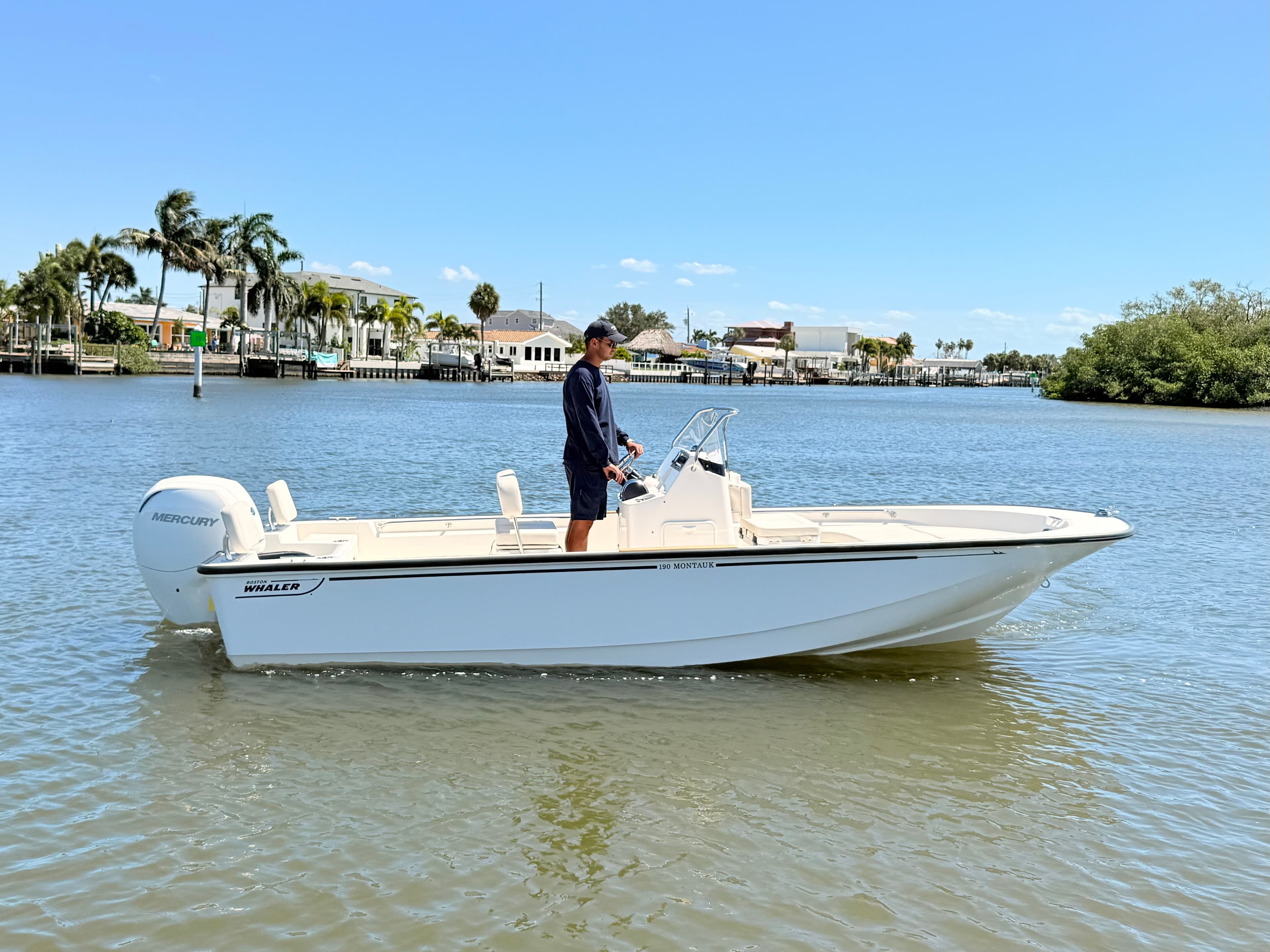 2027 Boston Whaler 190 Montauk for Sale in St Petersburg, FL Center Console