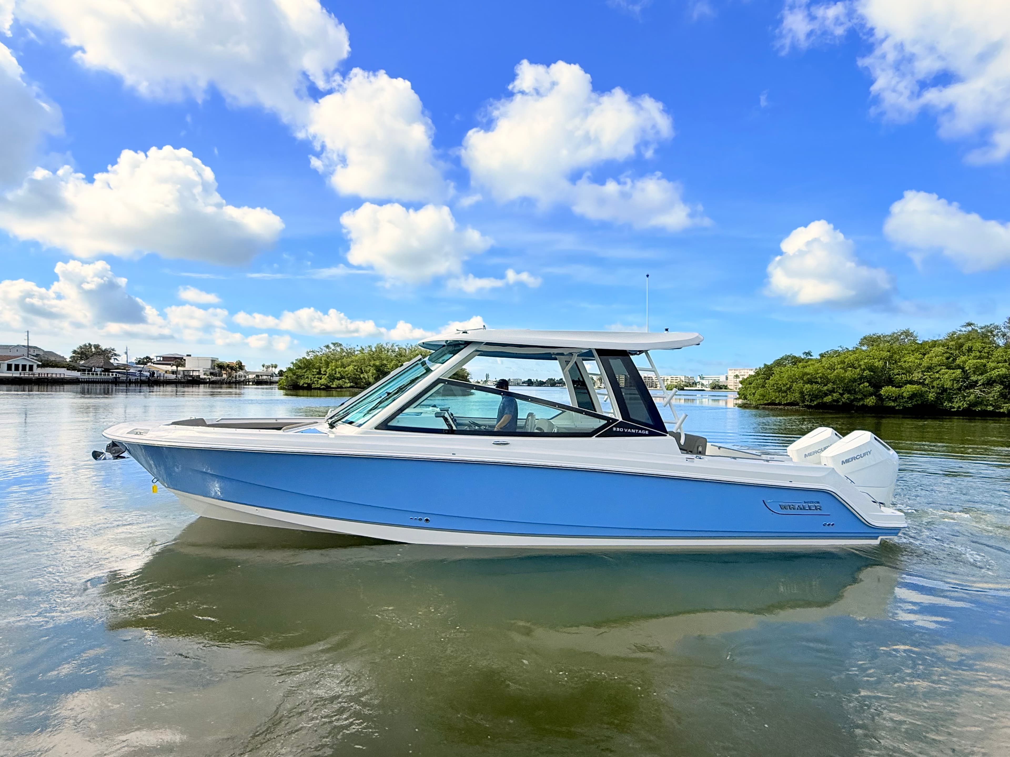 2027 Boston Whaler 330 Vantage for Sale in St Petersburg, FL Dual Console