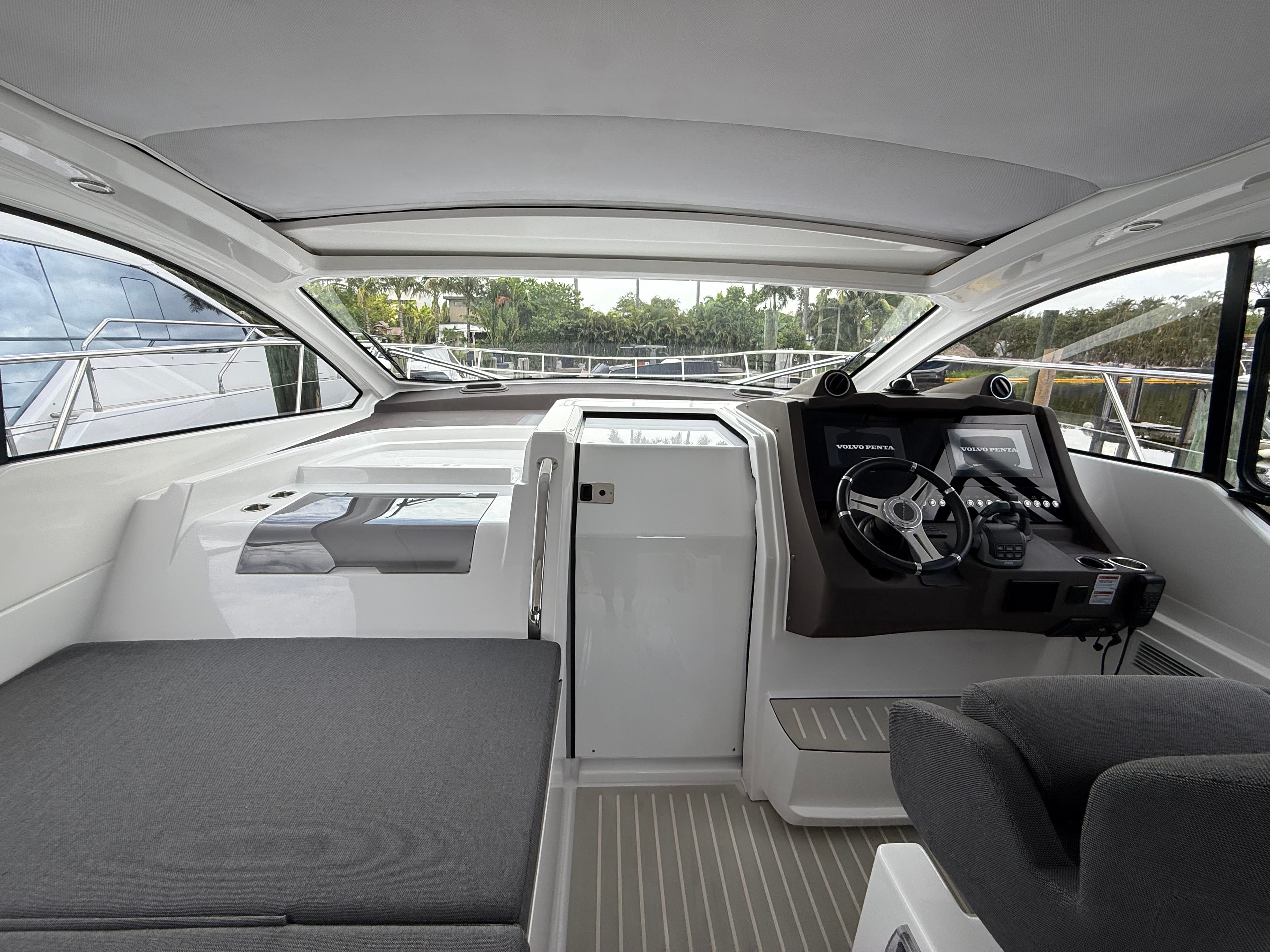 2022 Azimut Atlantis 45 for Sale in Miami, FL Sport Cruiser 5