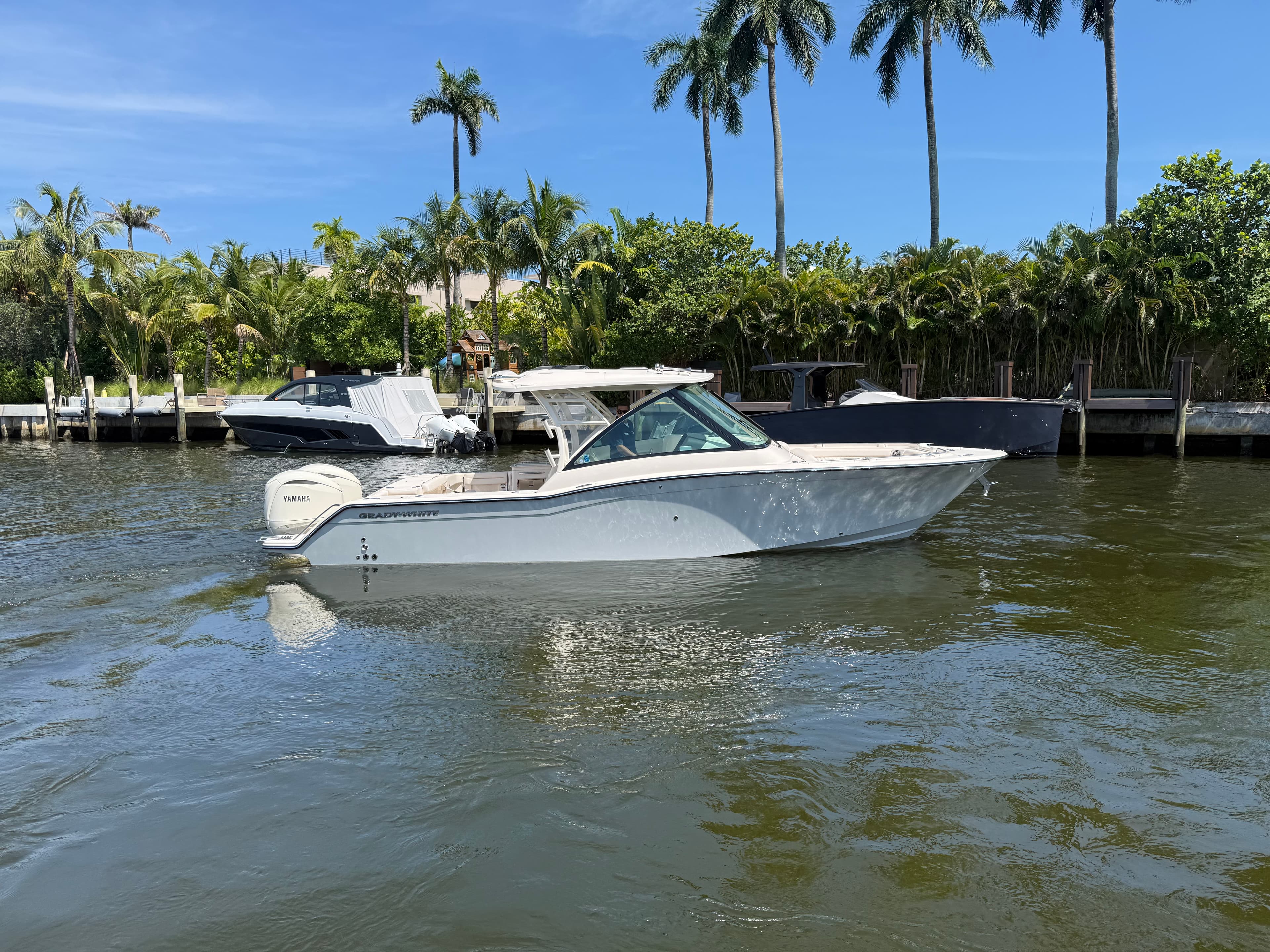 2027 Grady-White Boats Freedom 325 for Sale in Miami, FL Bowrider 2