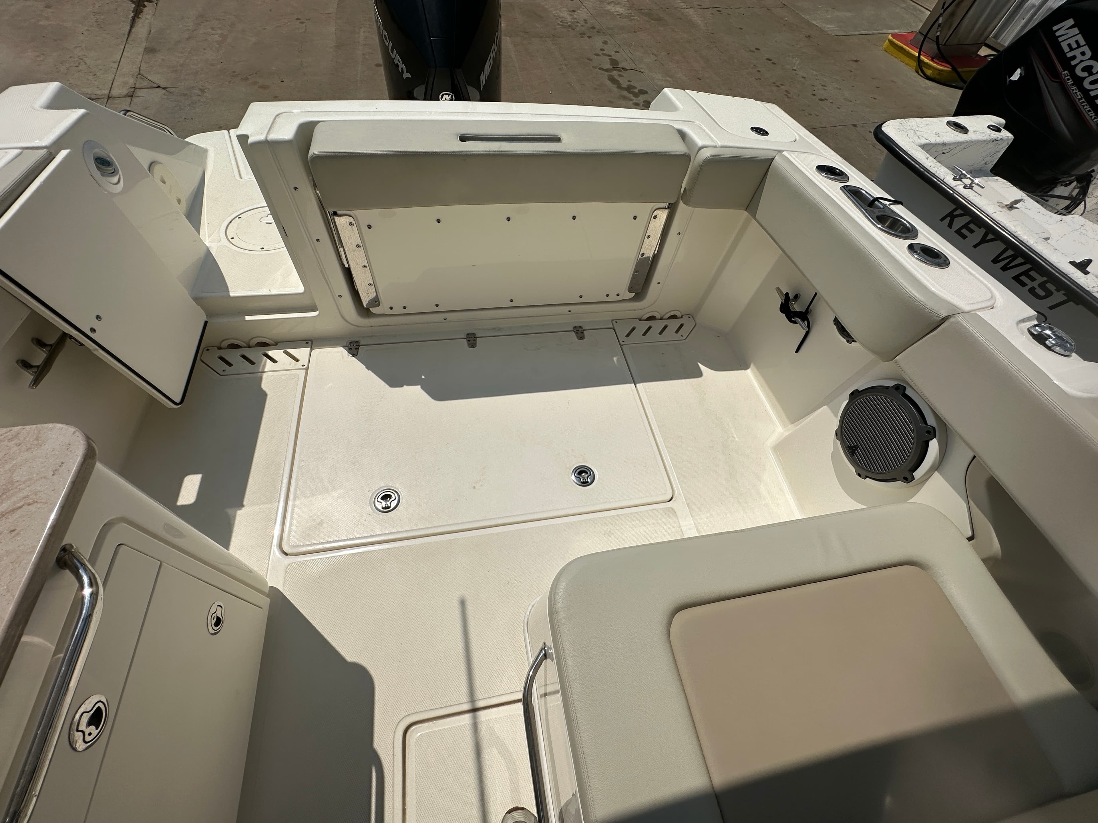 2022 Boston Whaler 240 Vantage for Sale in Thunderbolt, GA Dual Console 2