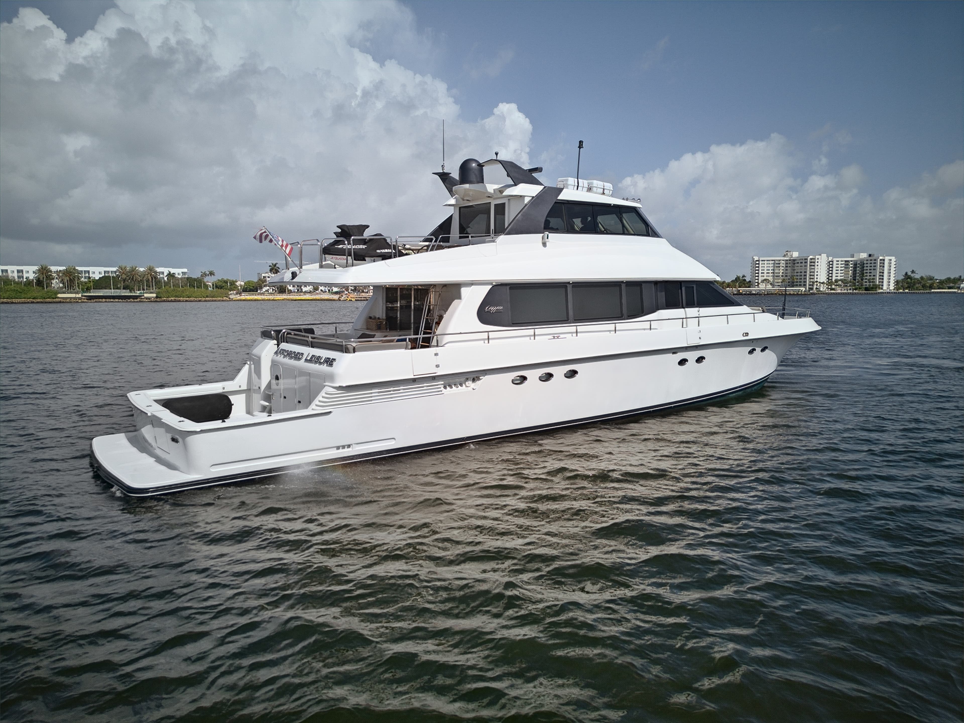 2001 Lazzara 80 Skylounge for Sale in West Palm Beach, Florida Motor Yacht