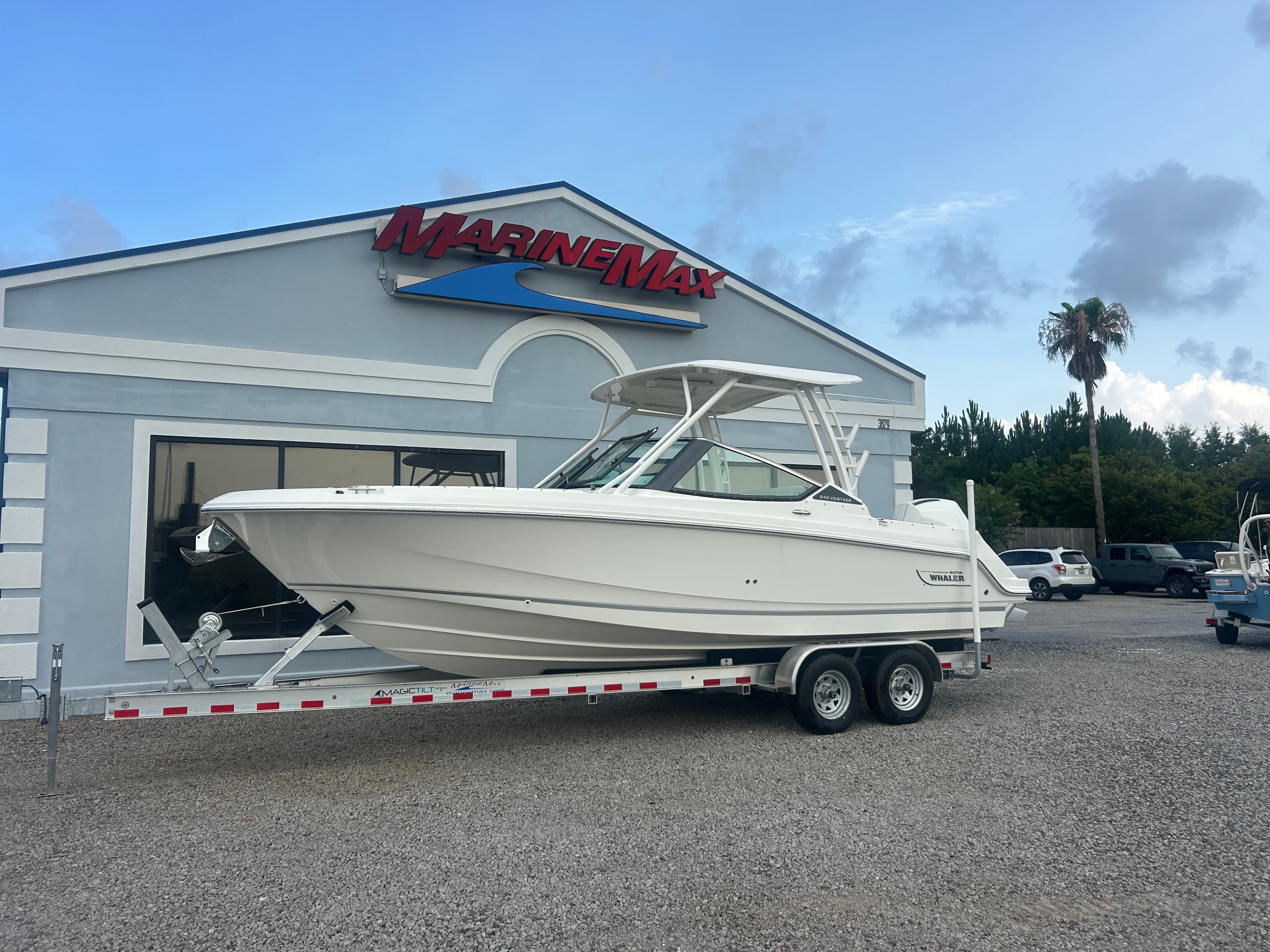 2026 Boston Whaler 240 Vantage for Sale in Gulf Shores, AL Dual Console 3