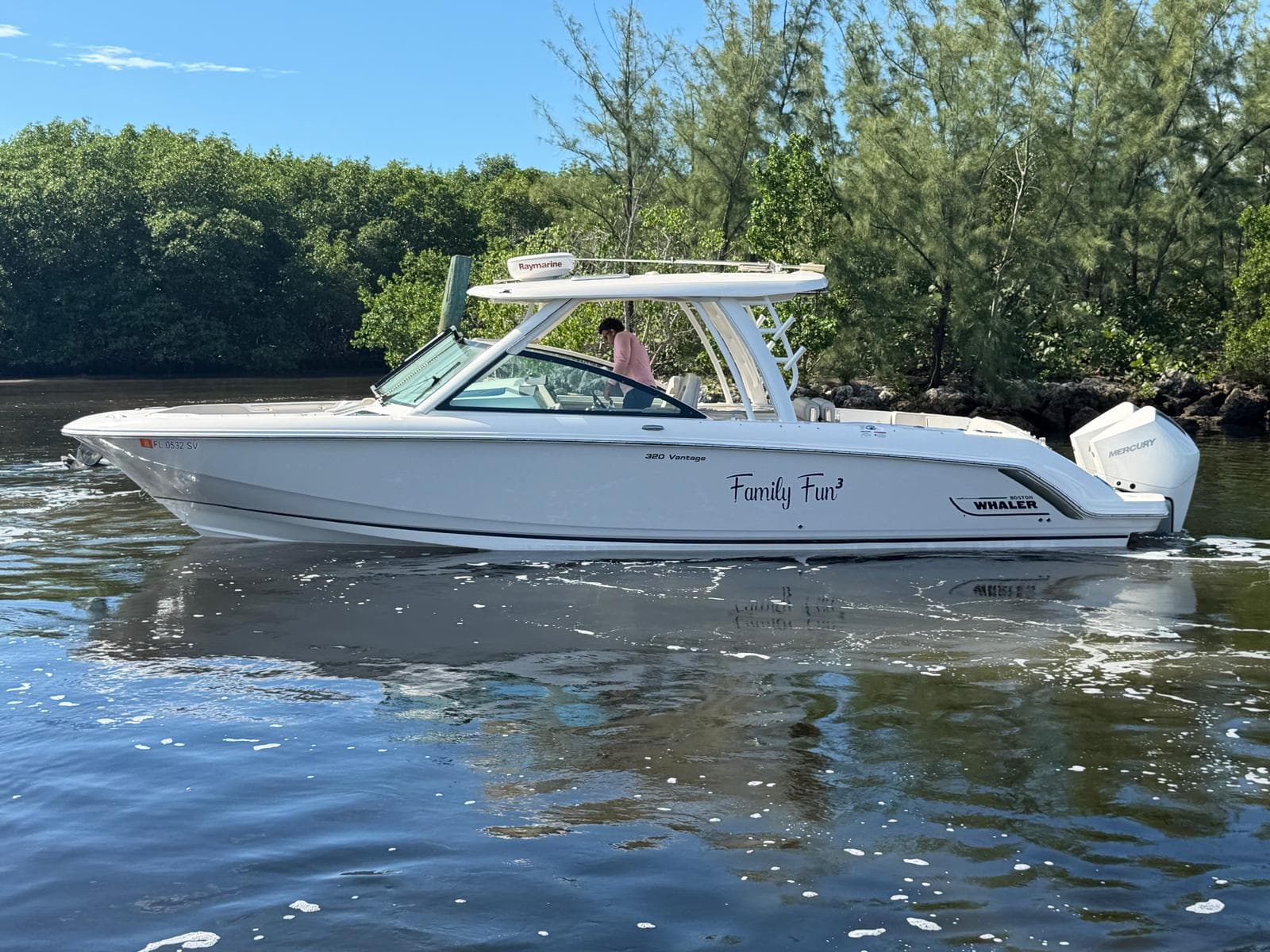 2021 Boston Whaler 320 Vantage for Sale in Key Largo, FL Bowrider 2