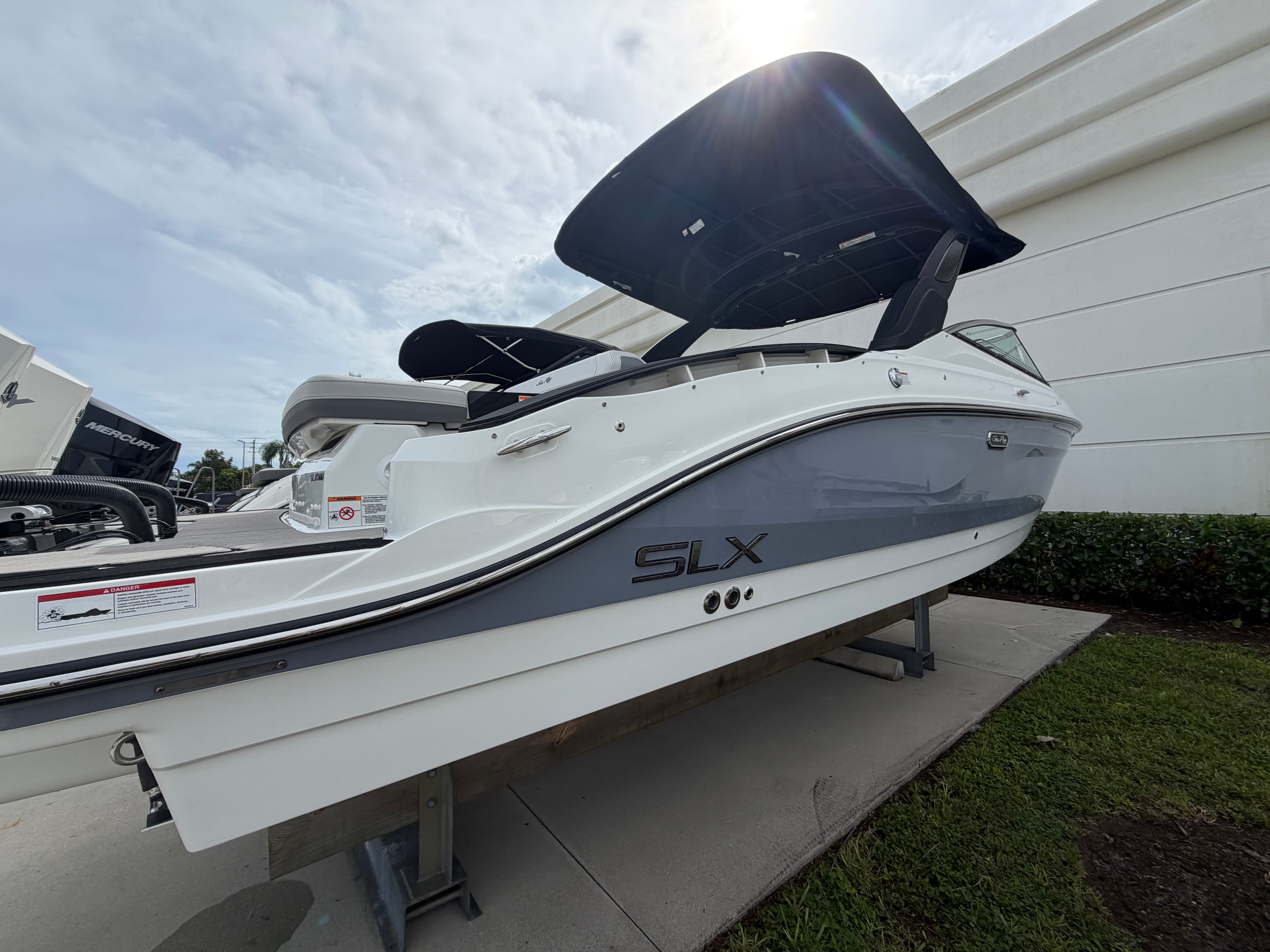 2027 Sea Ray SLX 280 Outboard for Sale in Stuart, Florida Bowrider 2