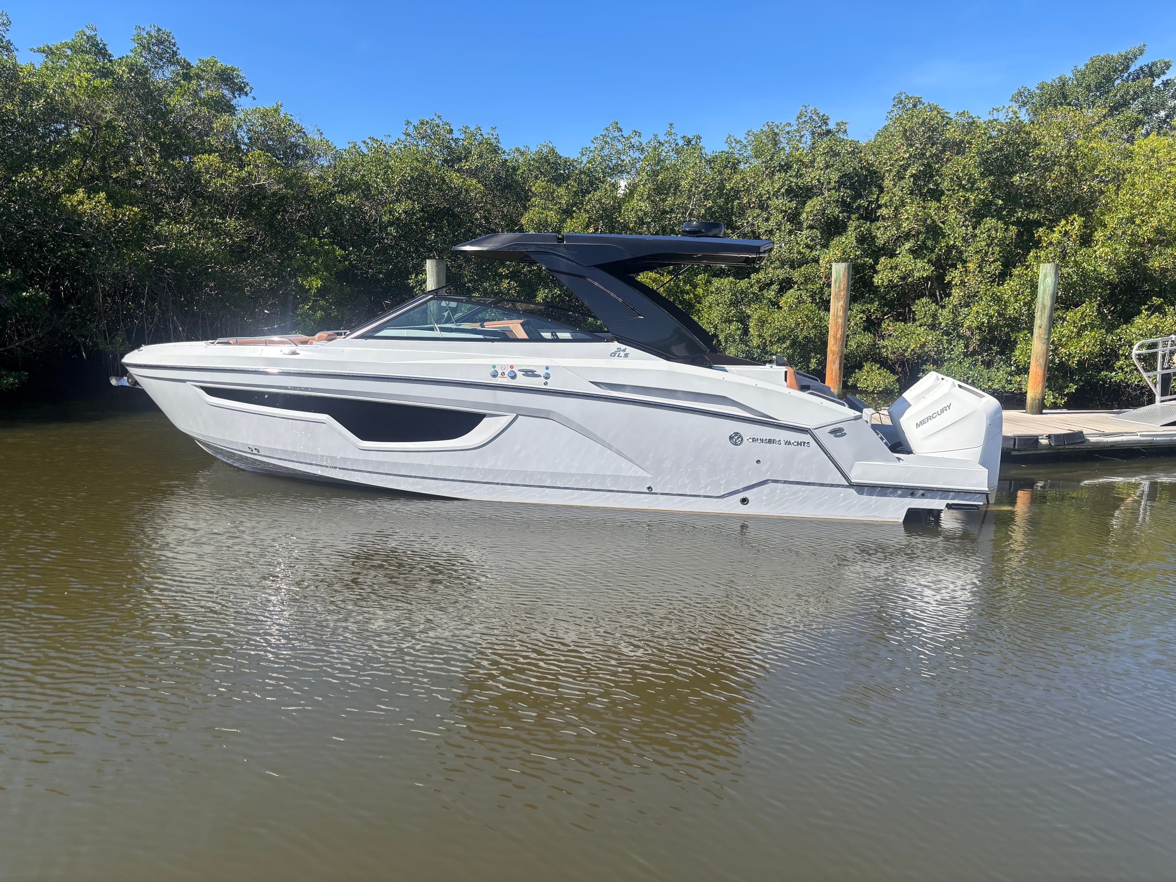 2024 Cruisers Yachts 34 GLS OB for Sale in Clearwater, Florida Sport Cruiser