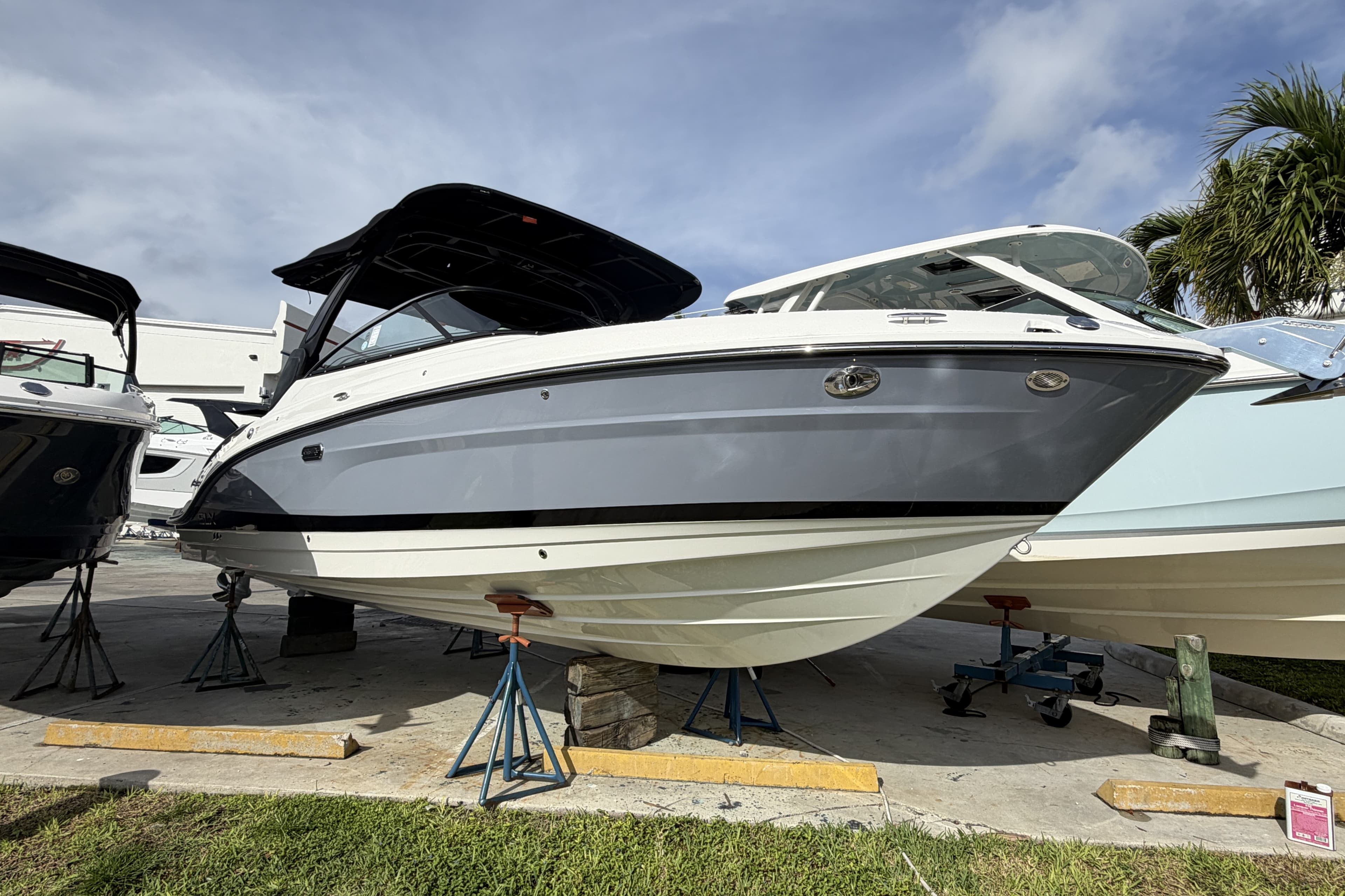 2026 Sea Ray SLX 280 Outboard for Sale in Pompano Beach, Florida Bowrider 3