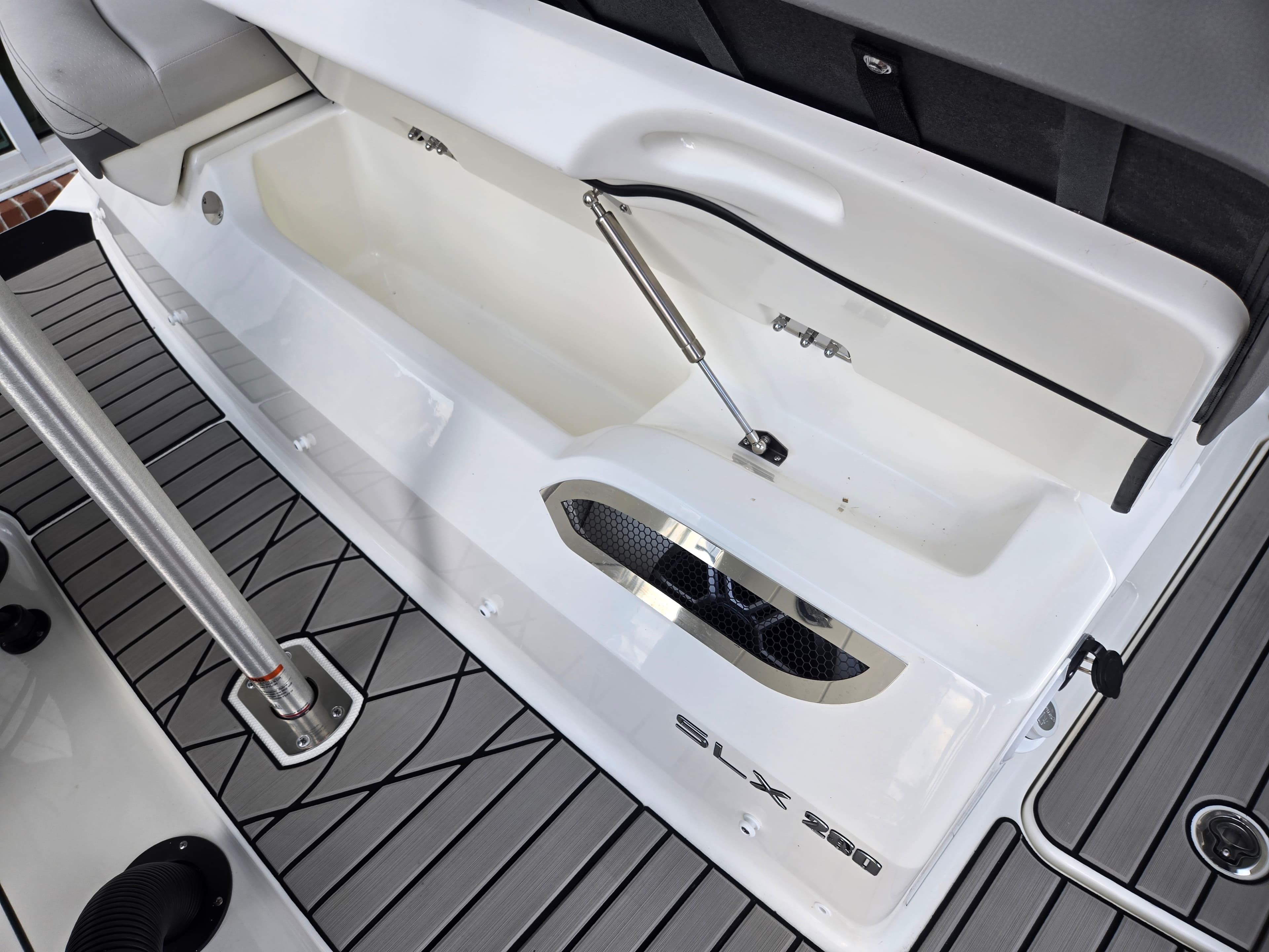 2027 Sea Ray SLX 280 Outboard for Sale in Charleston, SC Bowrider 5