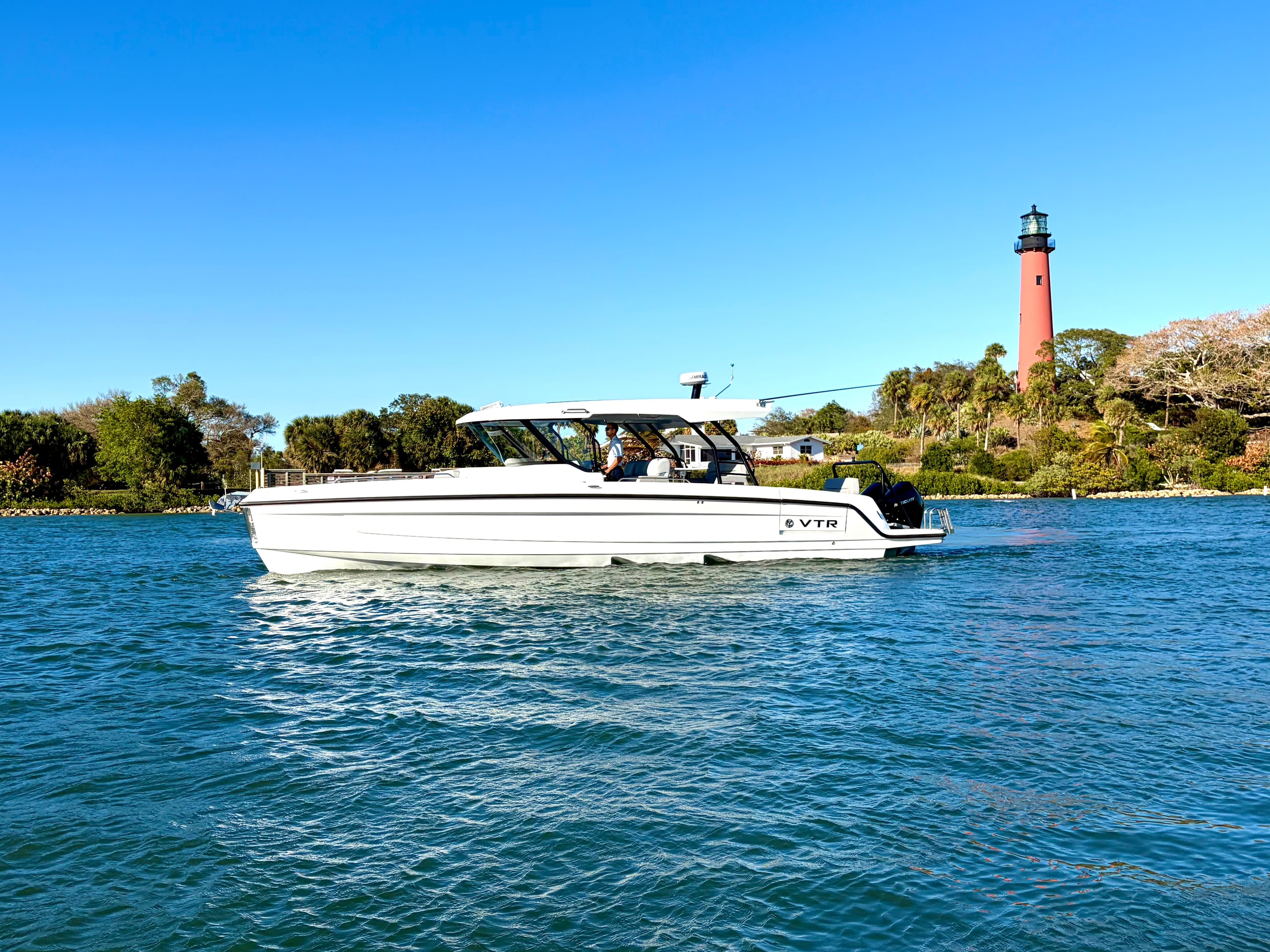 2026 Cruisers Yachts 38 VTR for Sale in Jupiter, Florida Sport Cruiser