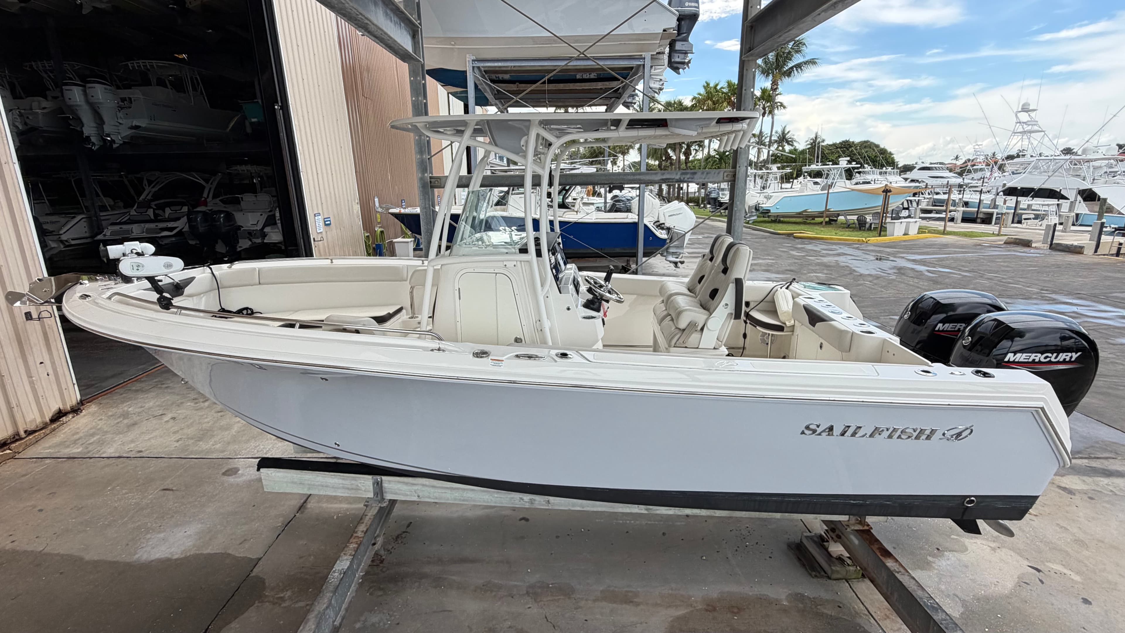 2022 Sailfish 242 CC for Sale in Jupiter, FL Center Console 4