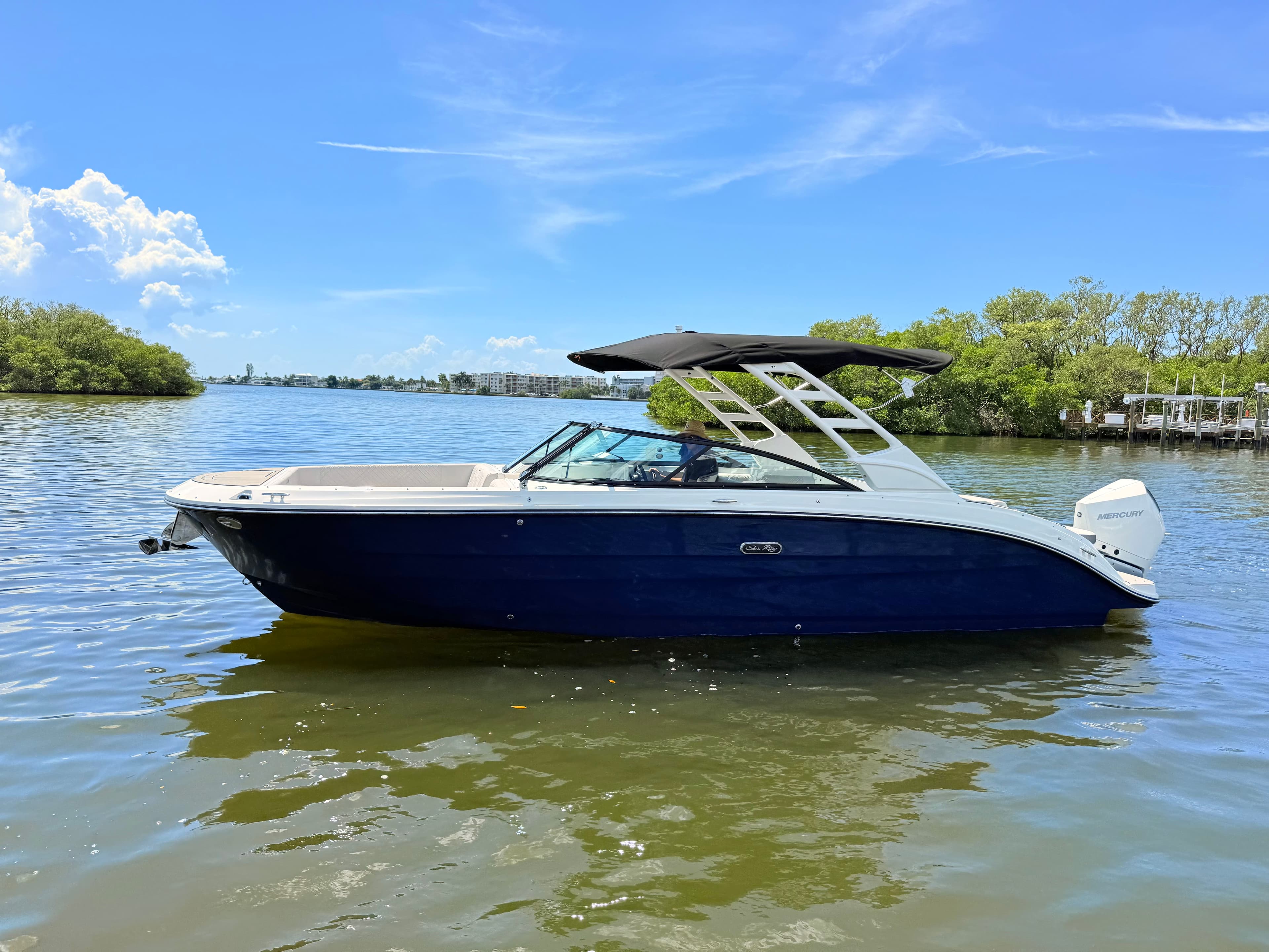 2027 Sea Ray SDX 270 Outboard for Sale in St Petersburg, FL Bowrider