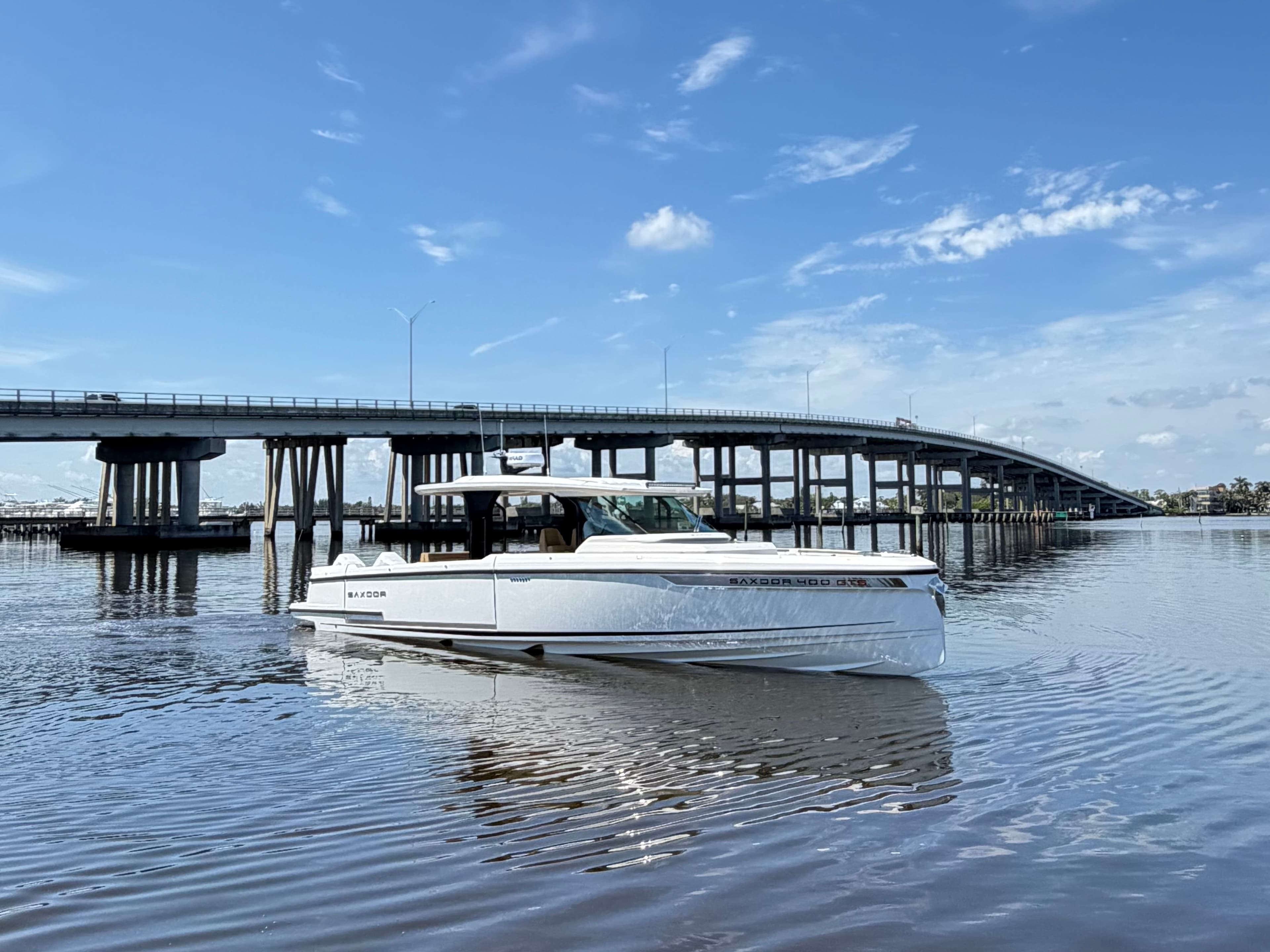 2027 Saxdor 400 GTS for Sale in Stuart, Florida Center Console 5