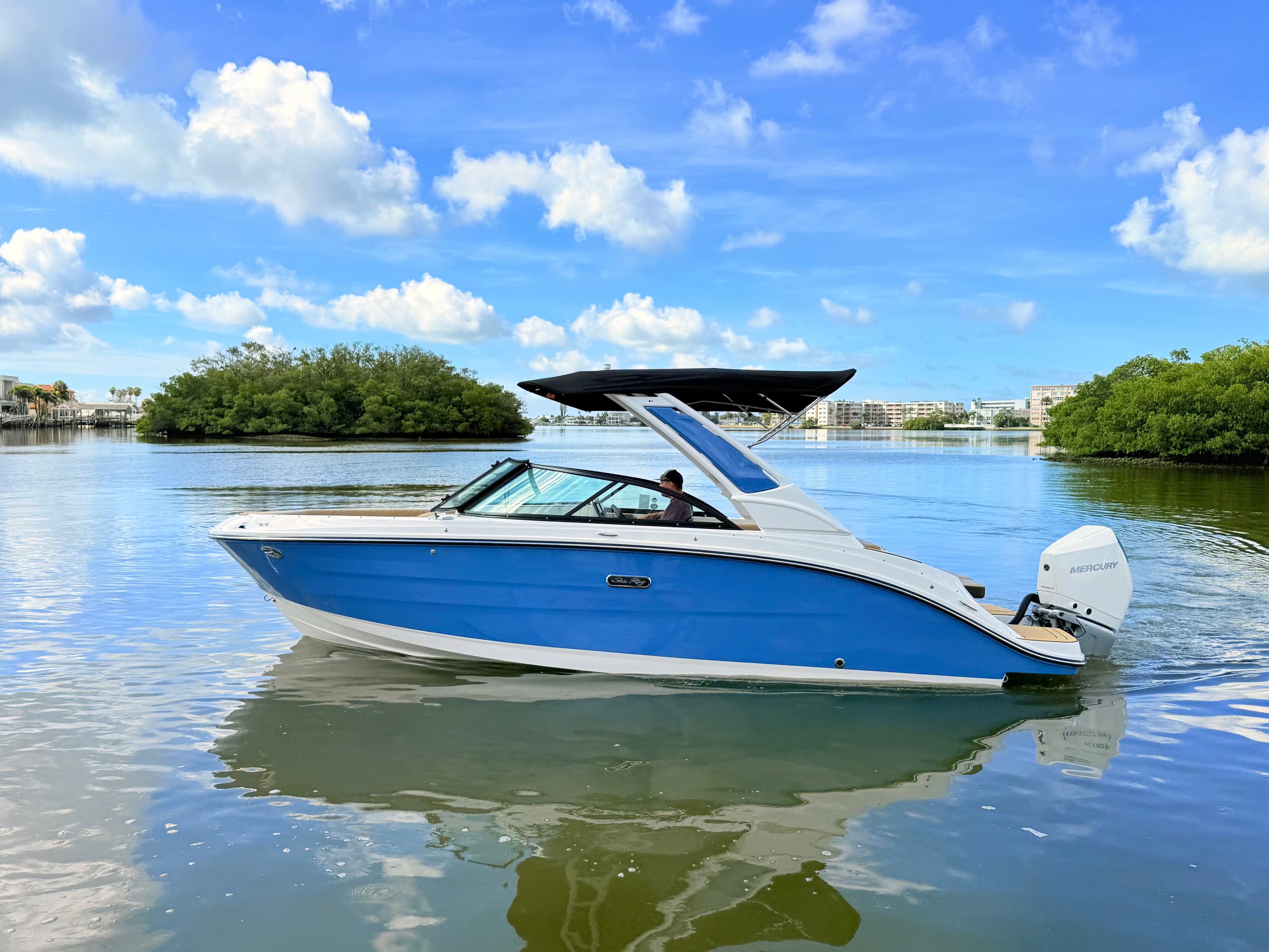 2027 Sea Ray SDX 230 Outboard for Sale in St Petersburg, FL Bowrider
