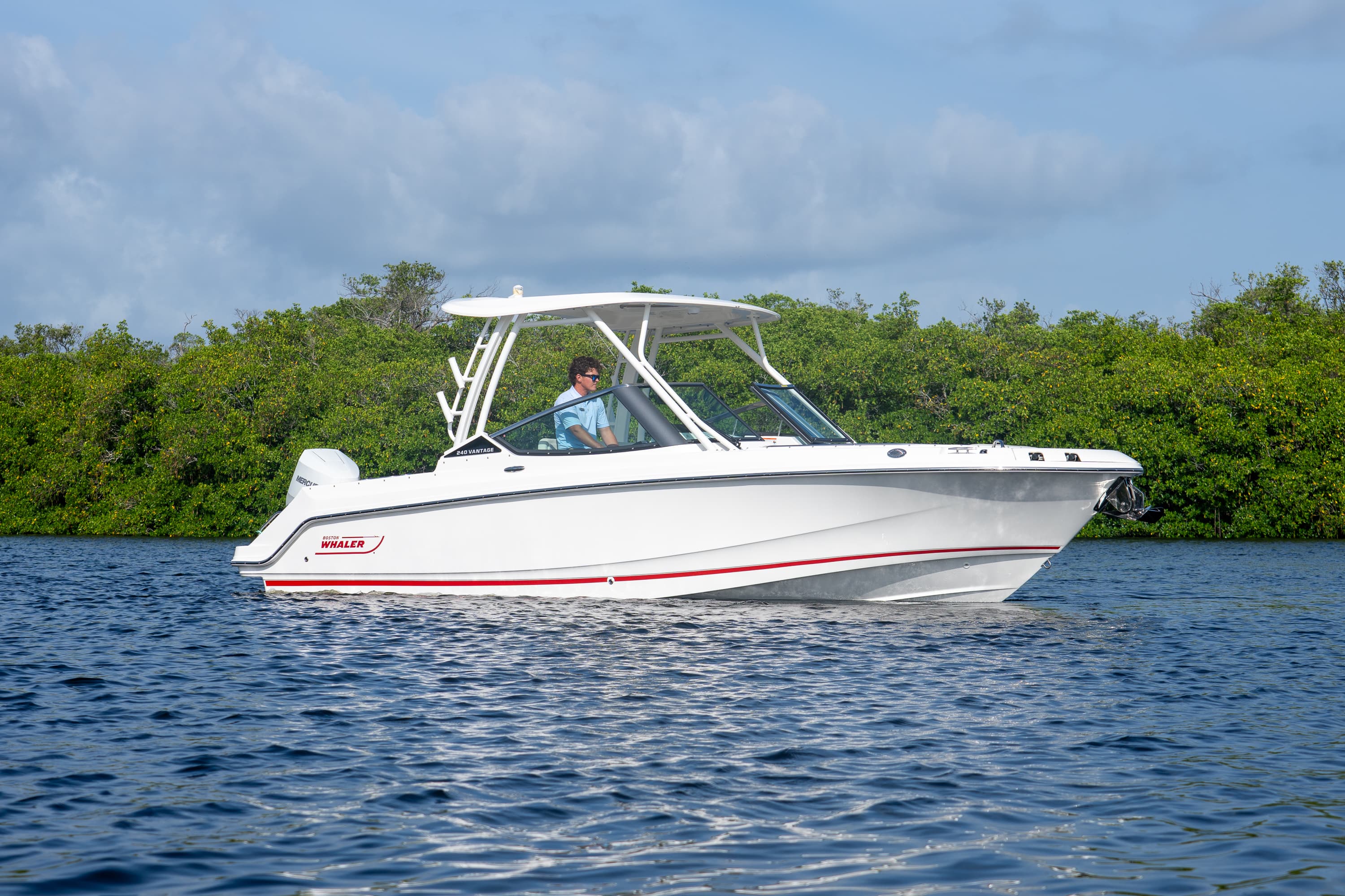2026 Boston Whaler 240 Vantage for Sale in Fort Myers, FL Dual Console