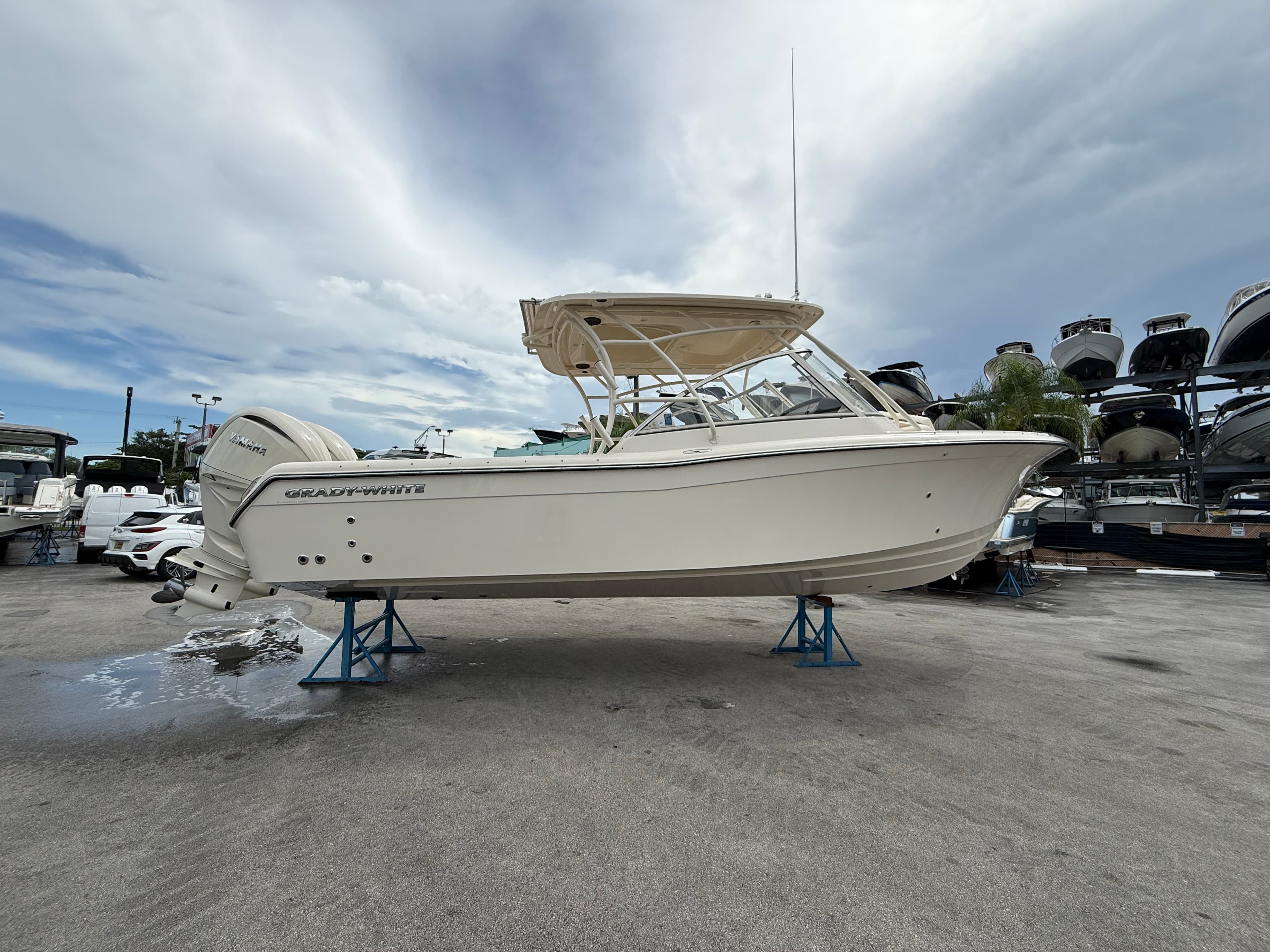 2027 Grady-White Boats Freedom 285 for Sale in Miami, FL Bowrider 2