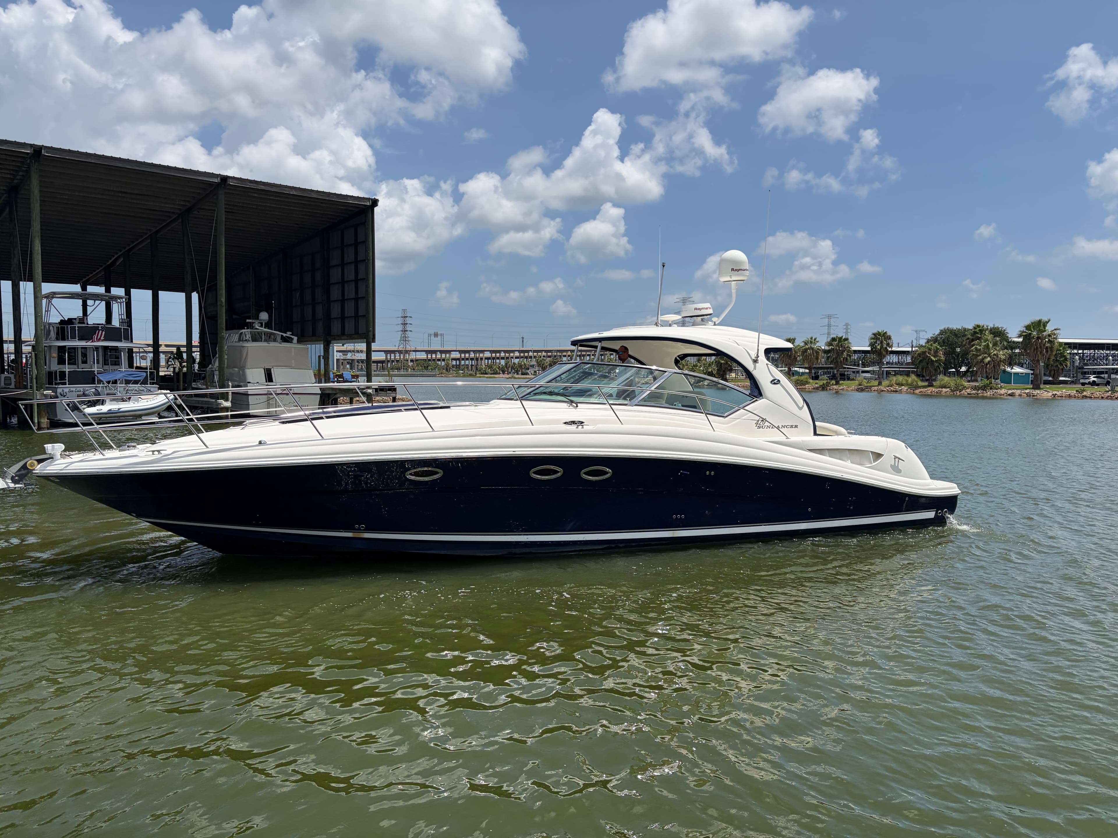 2005 Sea Ray 420 Sundancer for Sale in Seabrook, TX Motor Yacht