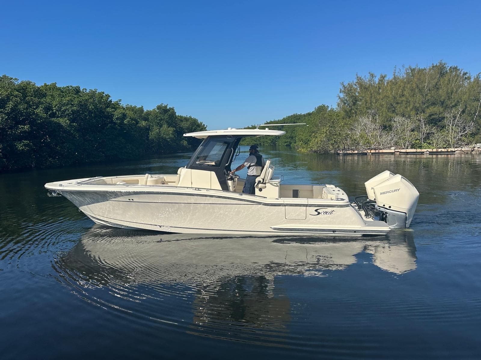 2026 Scout Boats 288 LXF for Sale in Key Largo, FL Center Console 2