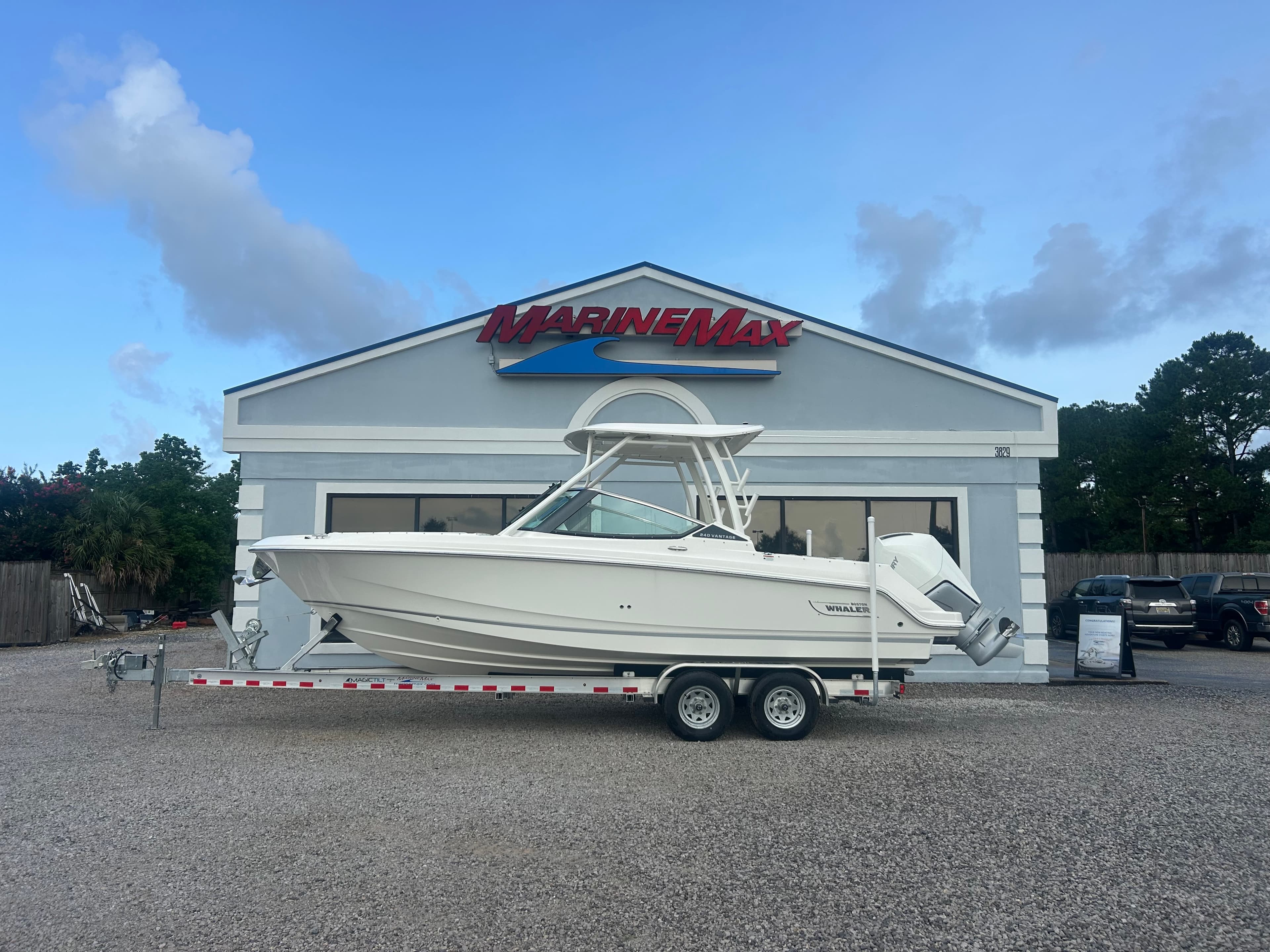 2026 Boston Whaler 240 Vantage for Sale in Gulf Shores, AL Dual Console