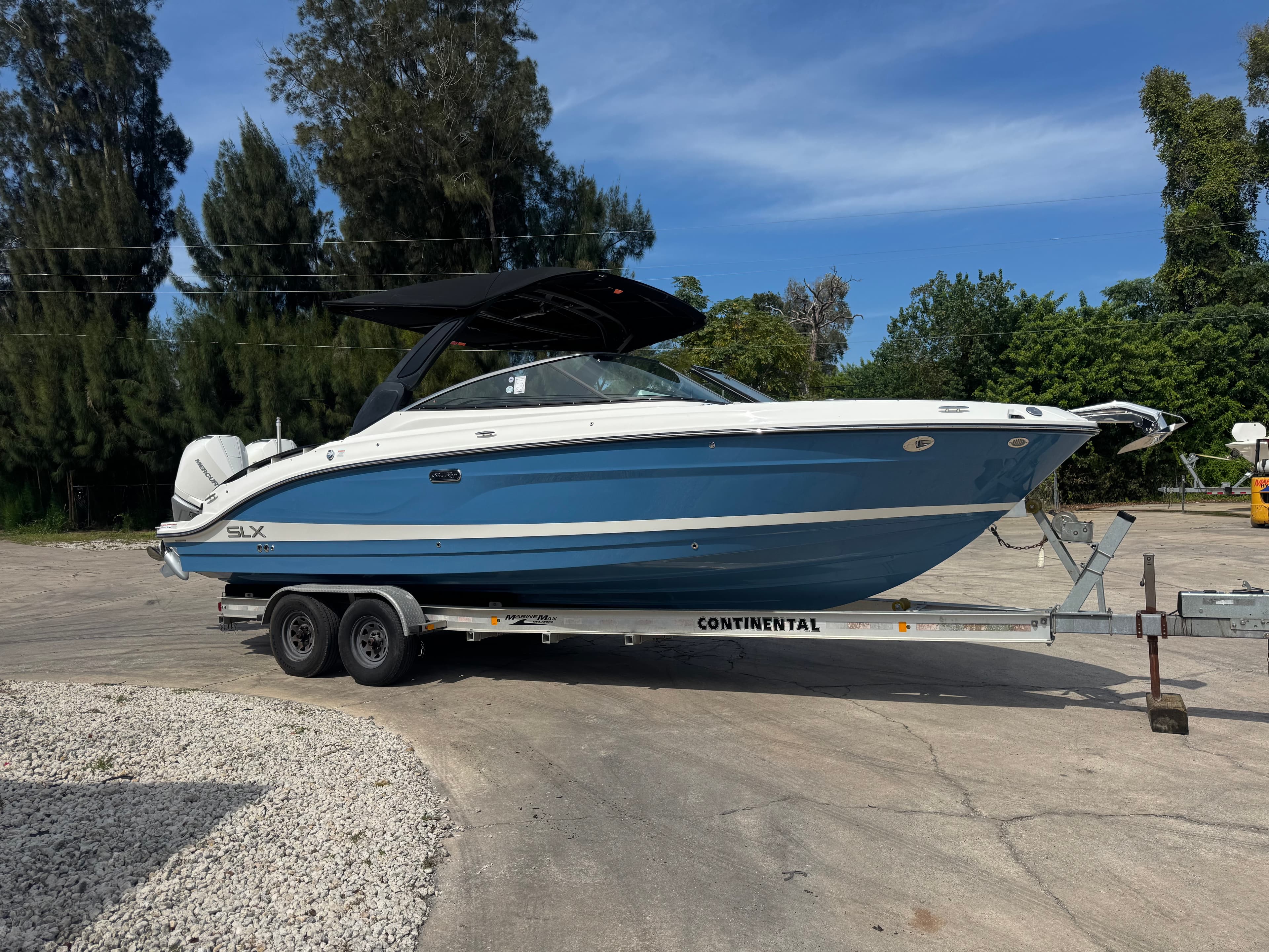 2027 Sea Ray SLX 280 Outboard for Sale in Cocoa, Florida Bowrider