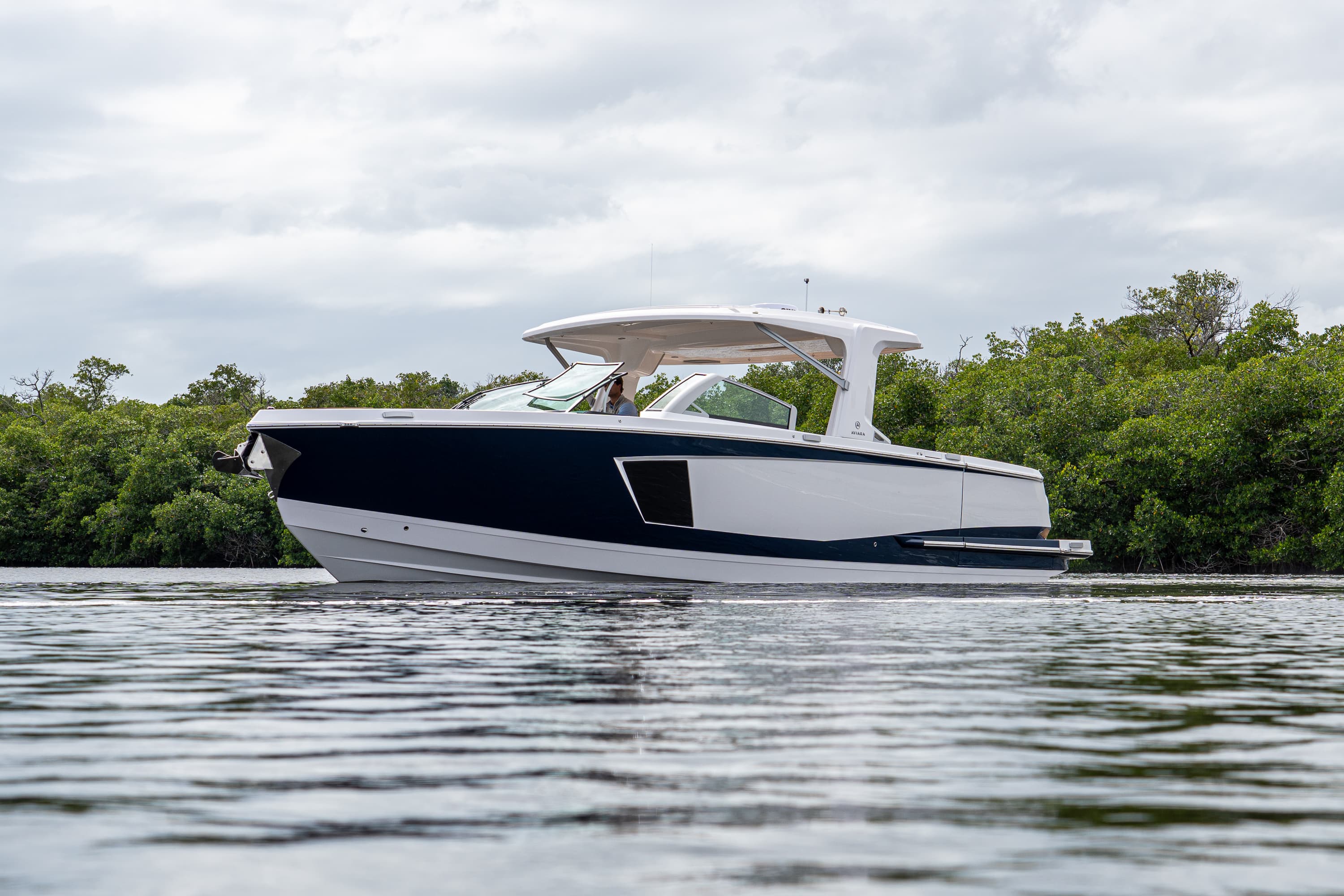 2025 Aviara AV 40 OB for Sale in Fort Myers, FL Day Boats 3