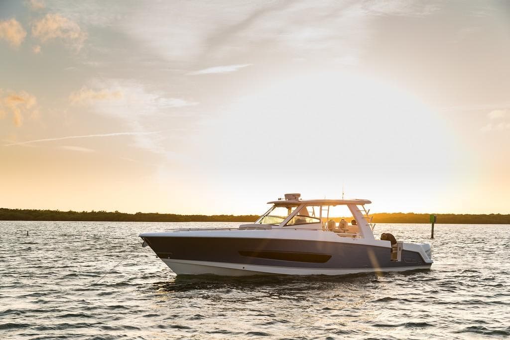 2027 Boston Whaler 420 Outrage for Sale in Sarasota, FL Sport Fishing 3