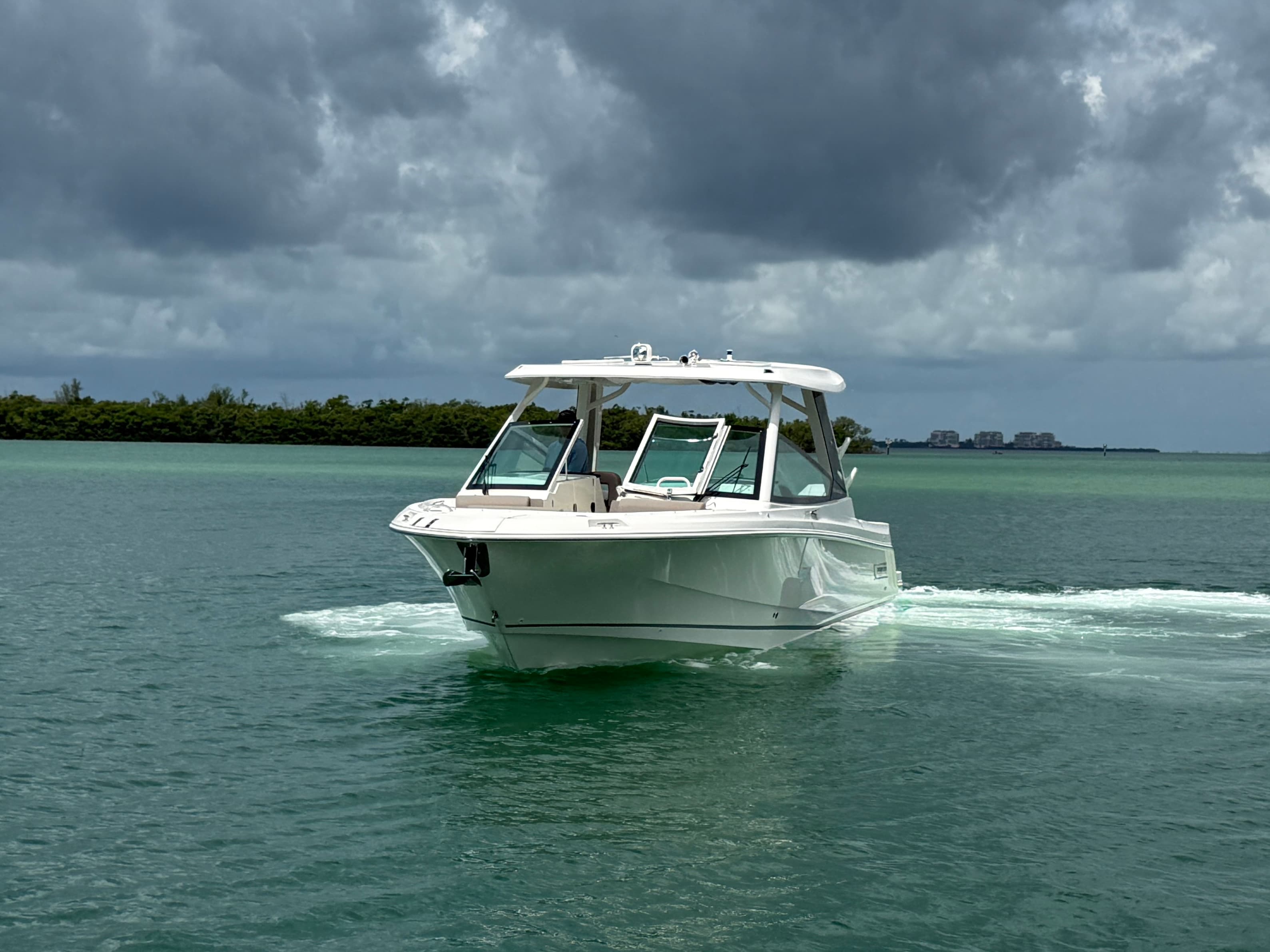 2027 Boston Whaler 330 Vantage for Sale in Sarasota, FL Dual Console 2