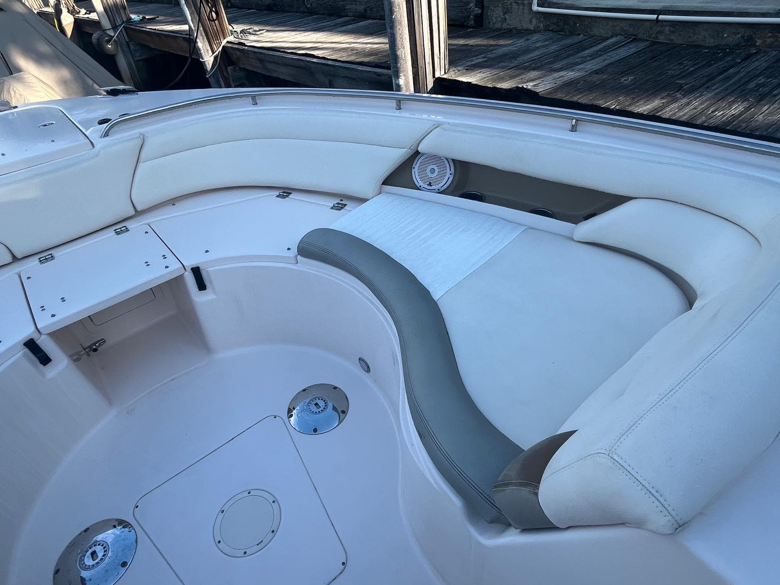 2014 Grady-White Boats Freedom 375 for Sale in Miami Shores, FL Bowrider 5