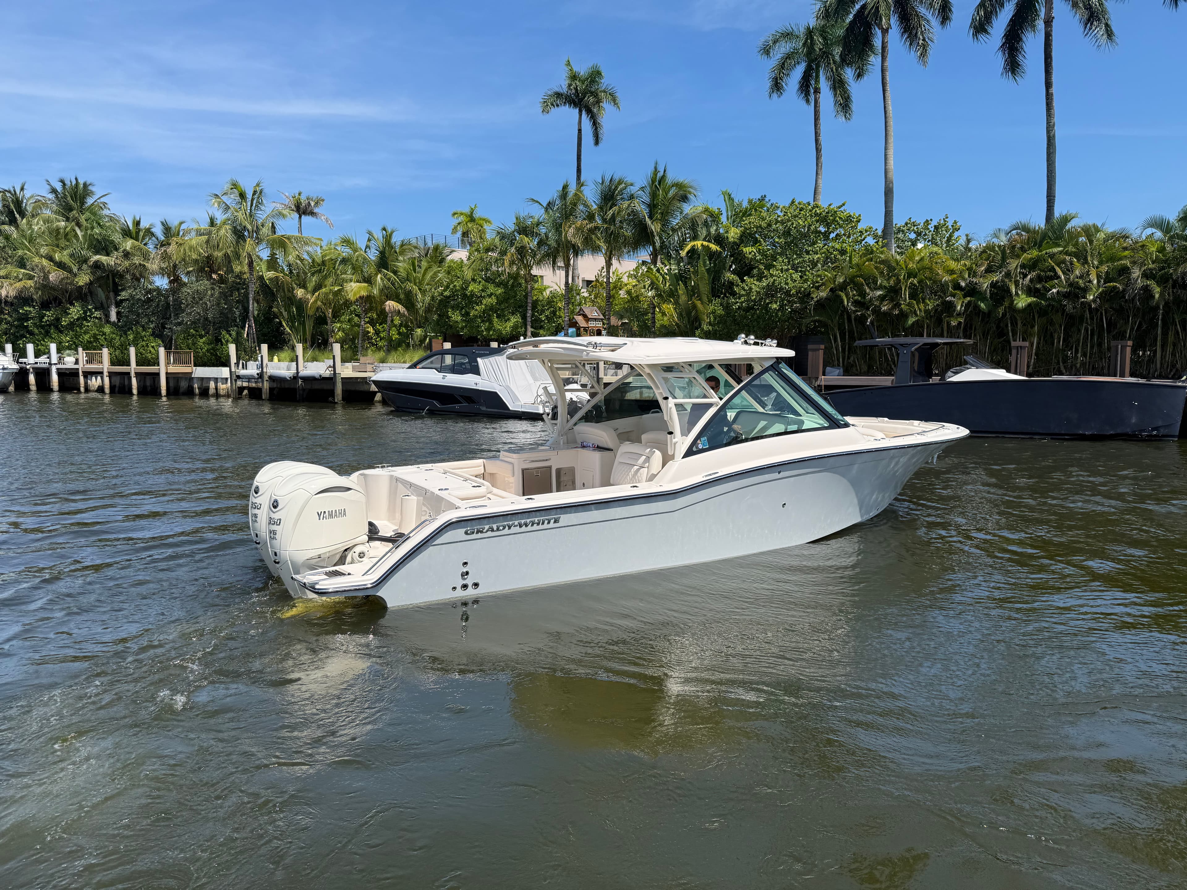 2027 Grady-White Boats Freedom 325 for Sale in Miami, FL Bowrider 4