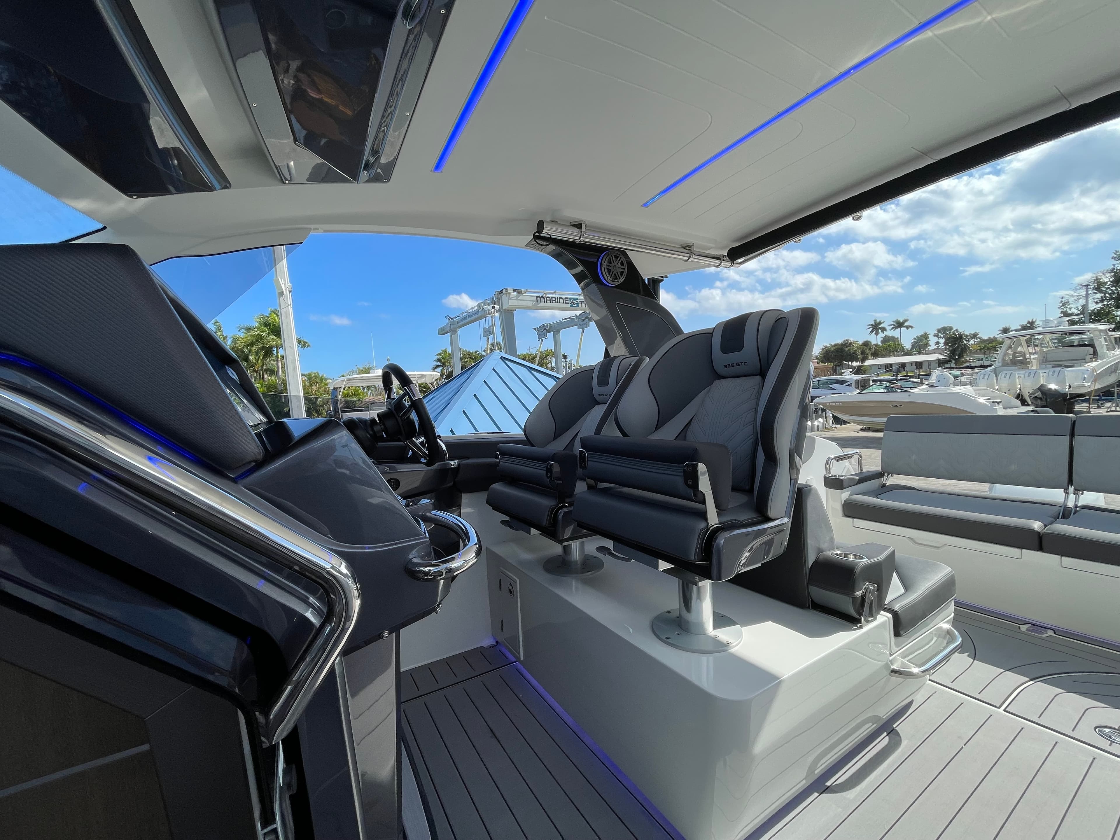 2023 Galeon Yachts 325 GTO for Sale in Stuart, FL Bowrider 5