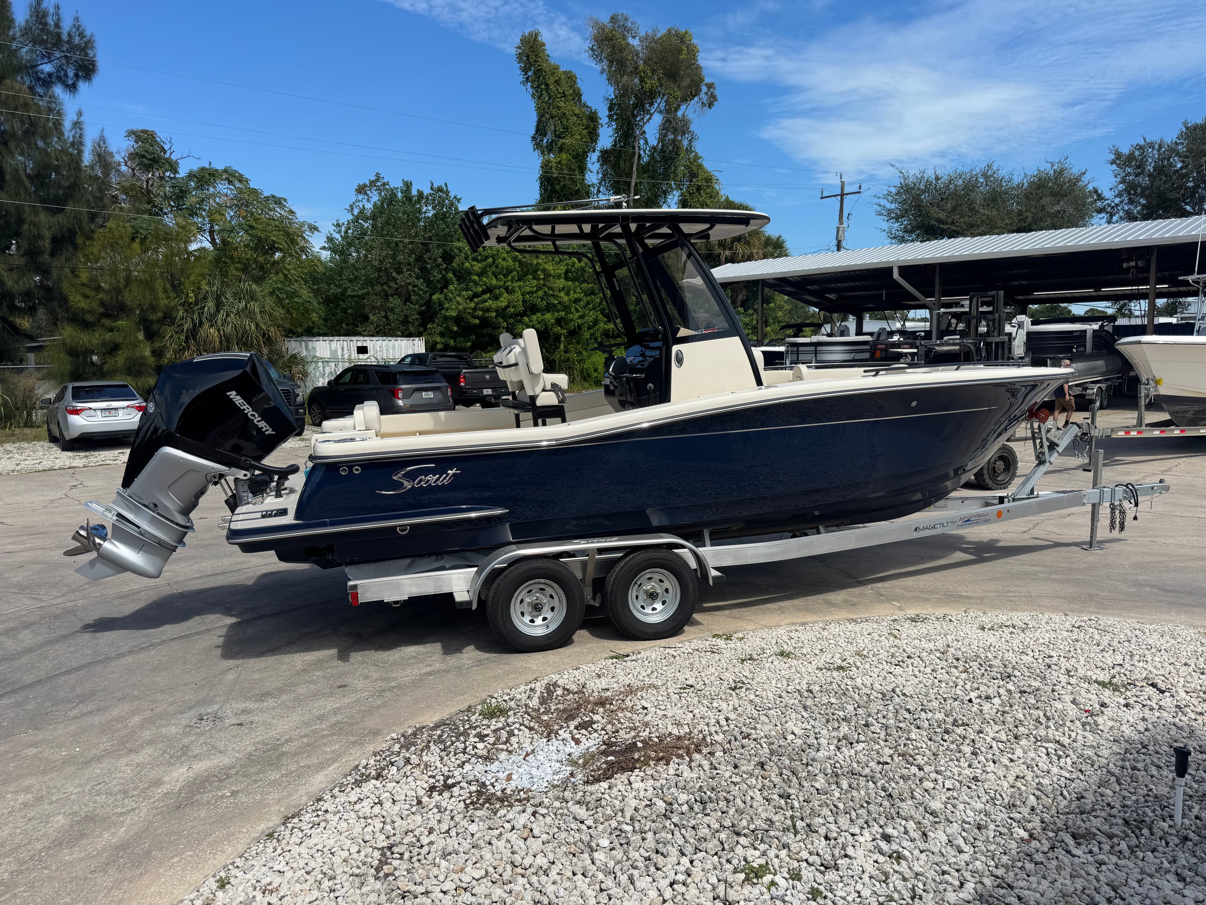 2027 Scout Boats 240 XSF for Sale in Cocoa, Florida Center Console 2