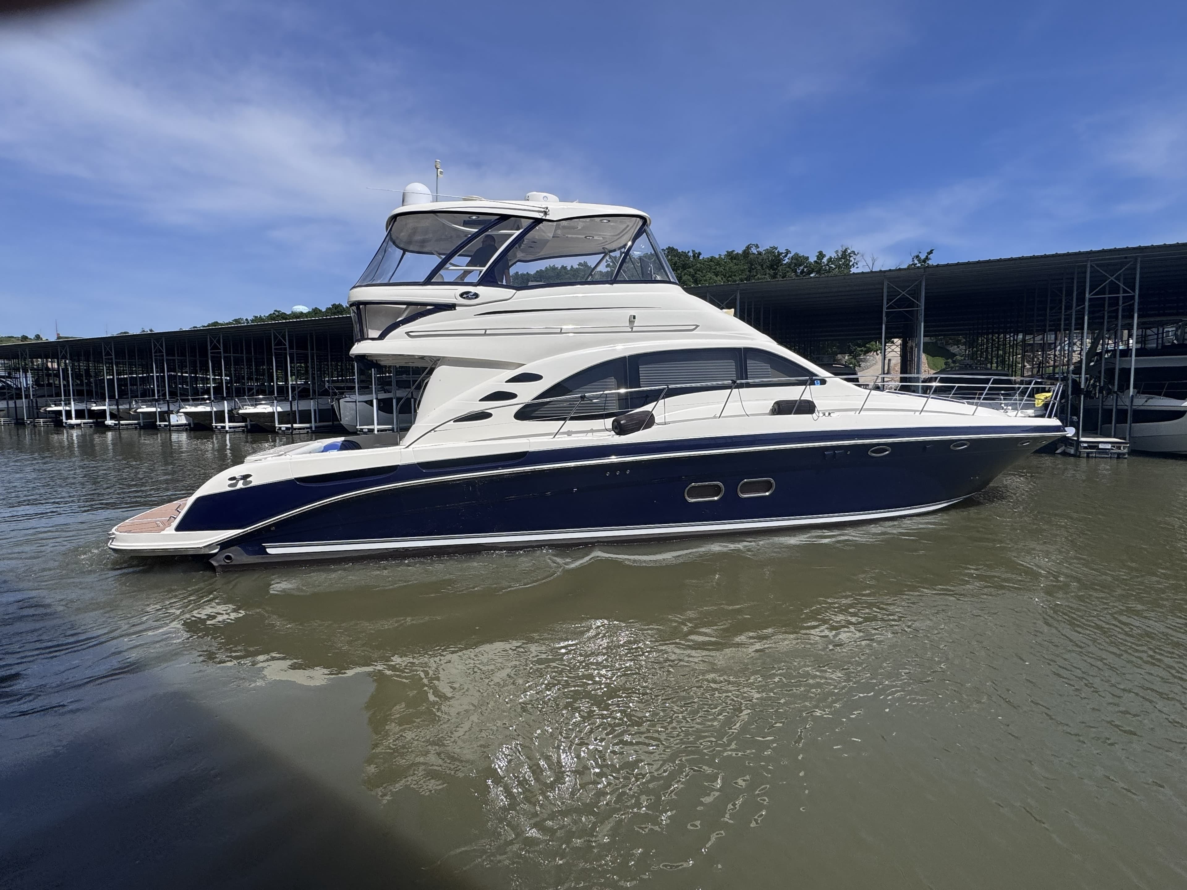 2005 Sea Ray 550 Sedan Bridge for Sale in Lake Ozark, MO Flybridge 5