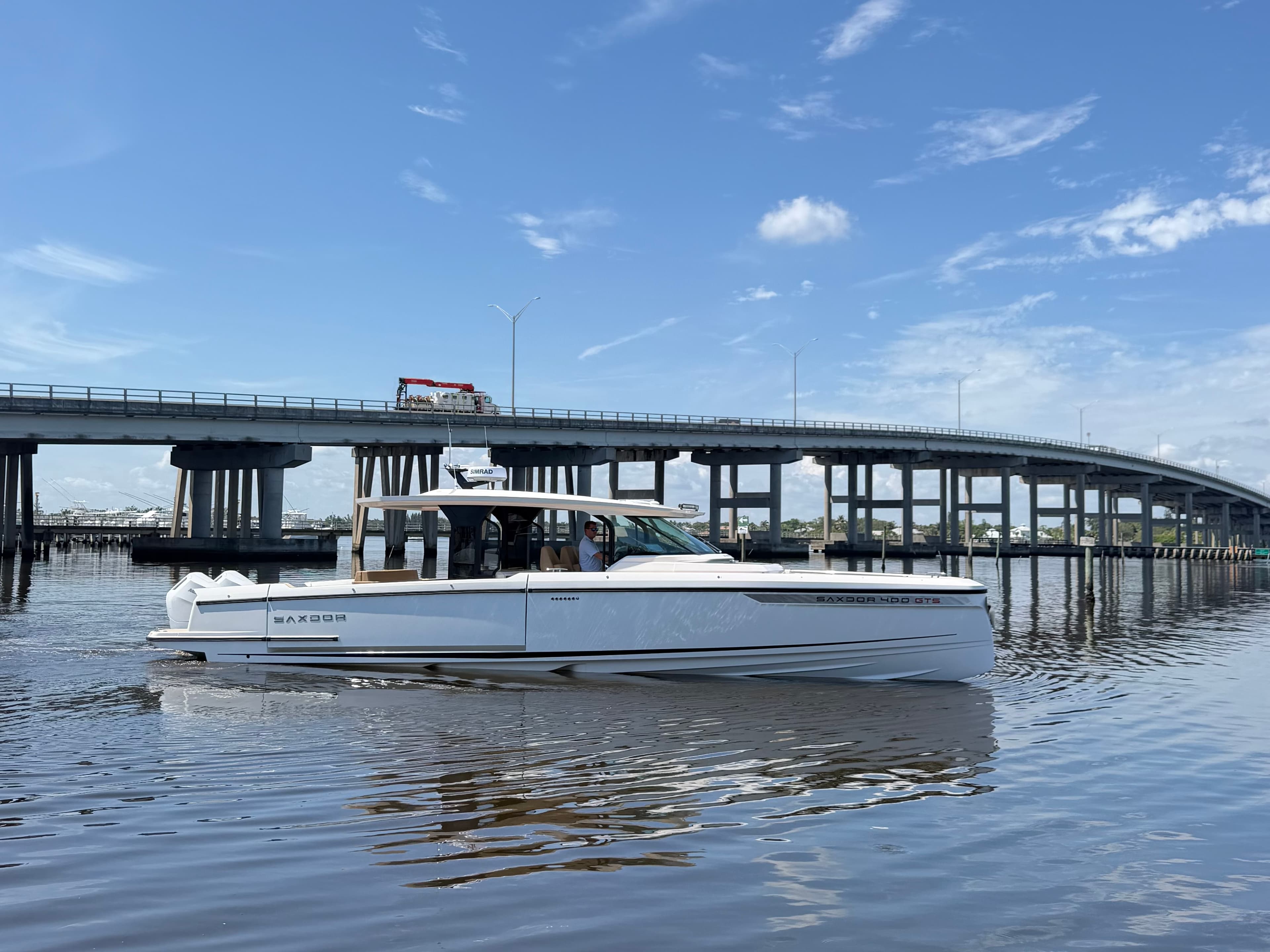 2027 Saxdor 400 GTS for Sale in Stuart, Florida Center Console 2