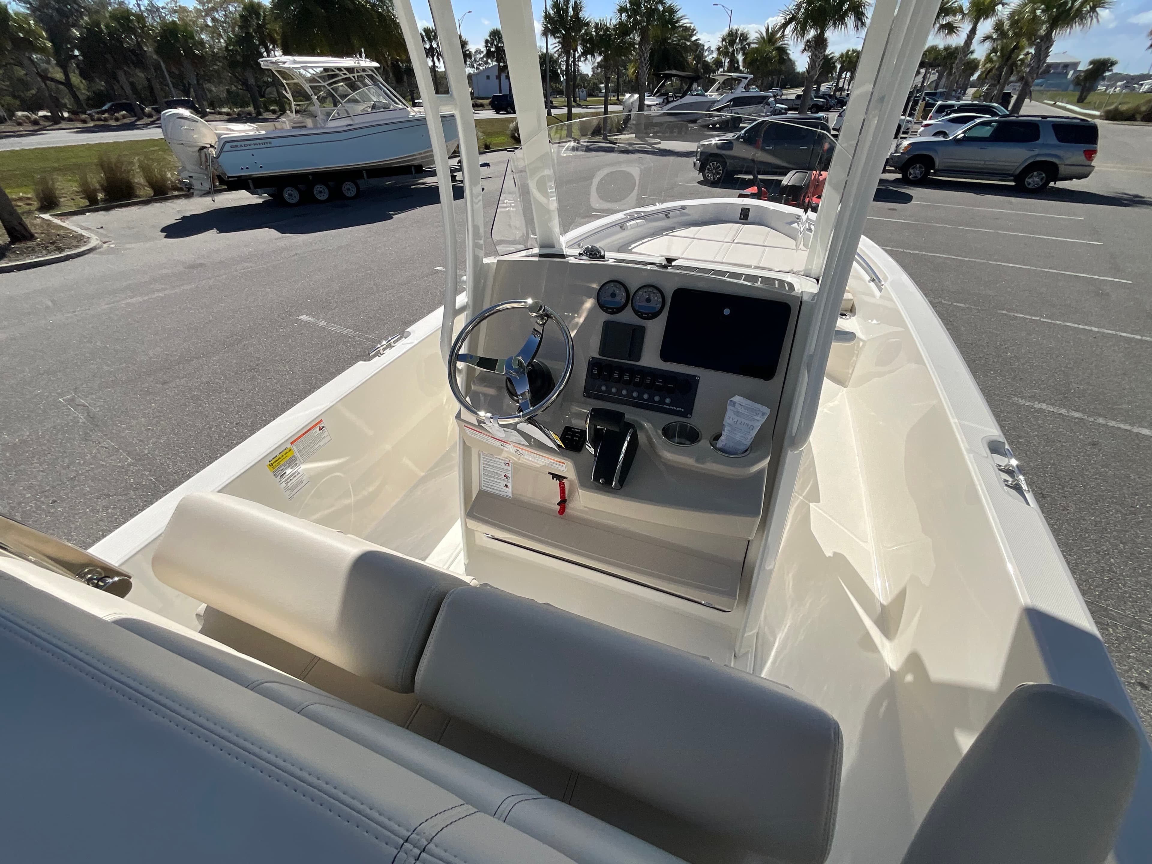 2026 Boston Whaler 250 Dauntless for Sale in Jacksonville Beach, Florida Center Console 4