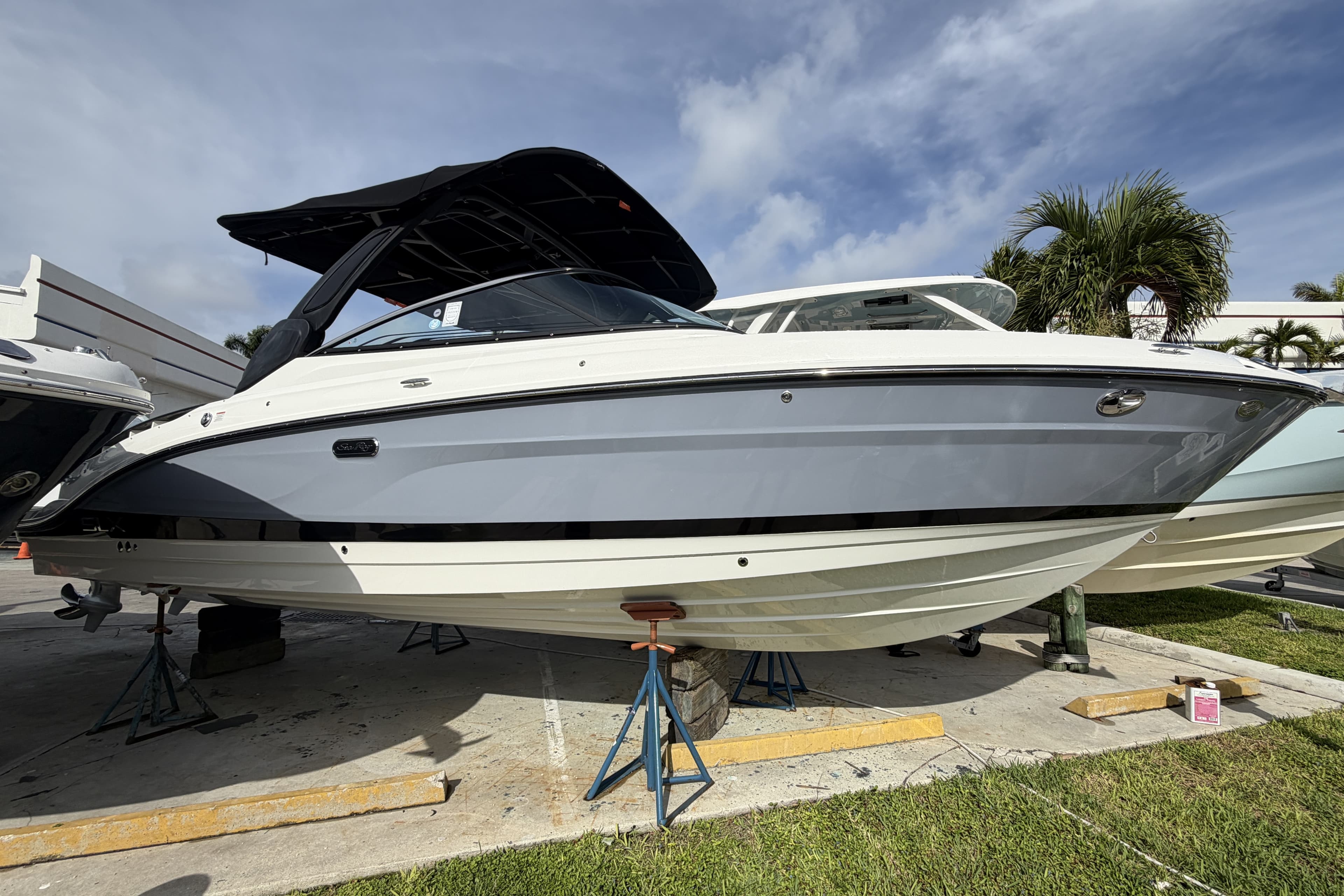 2026 Sea Ray SLX 280 Outboard for Sale in Pompano Beach, Florida Bowrider 2
