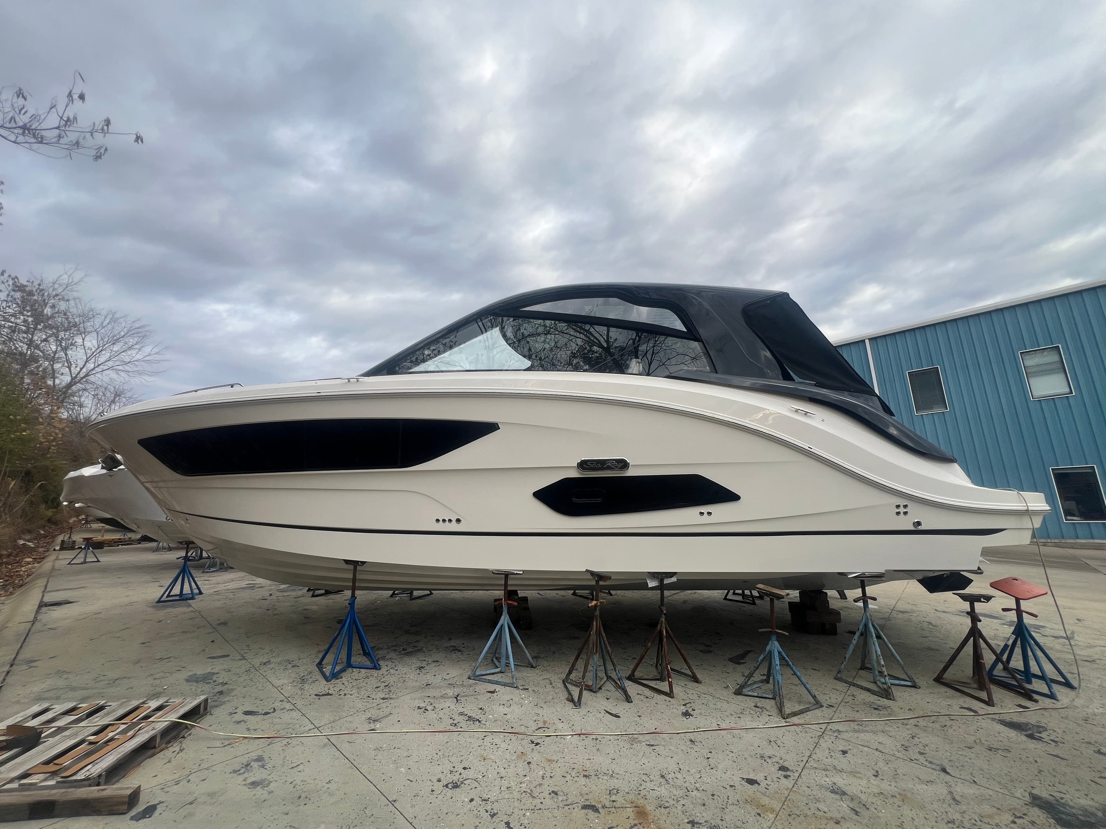 2026 Sea Ray Sundancer 370 for Sale in Lake Ozark, MO Cruiser