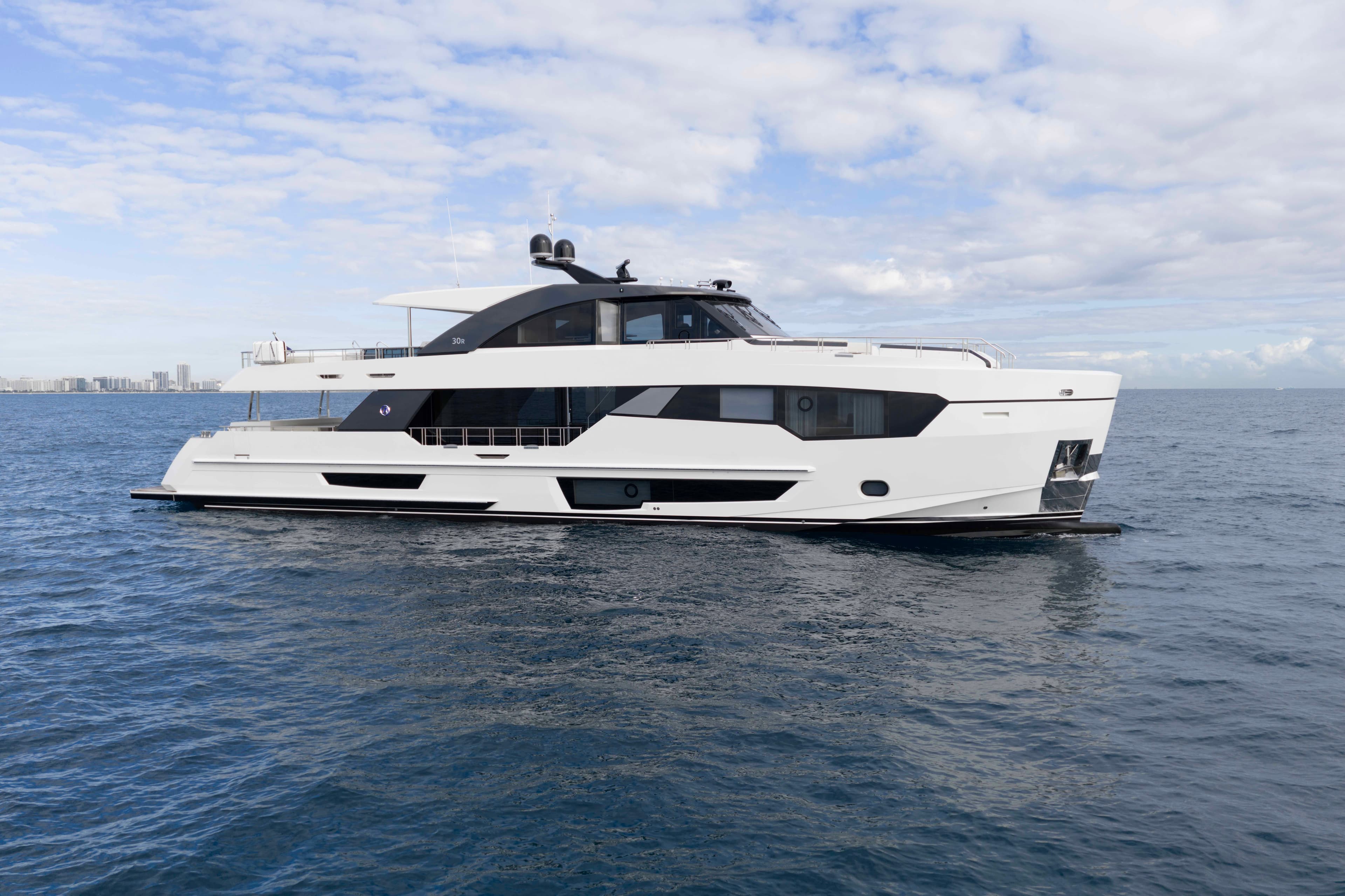 2027 Ocean Alexander 30R for Sale in Pompano Beach, FL Megayacht 4