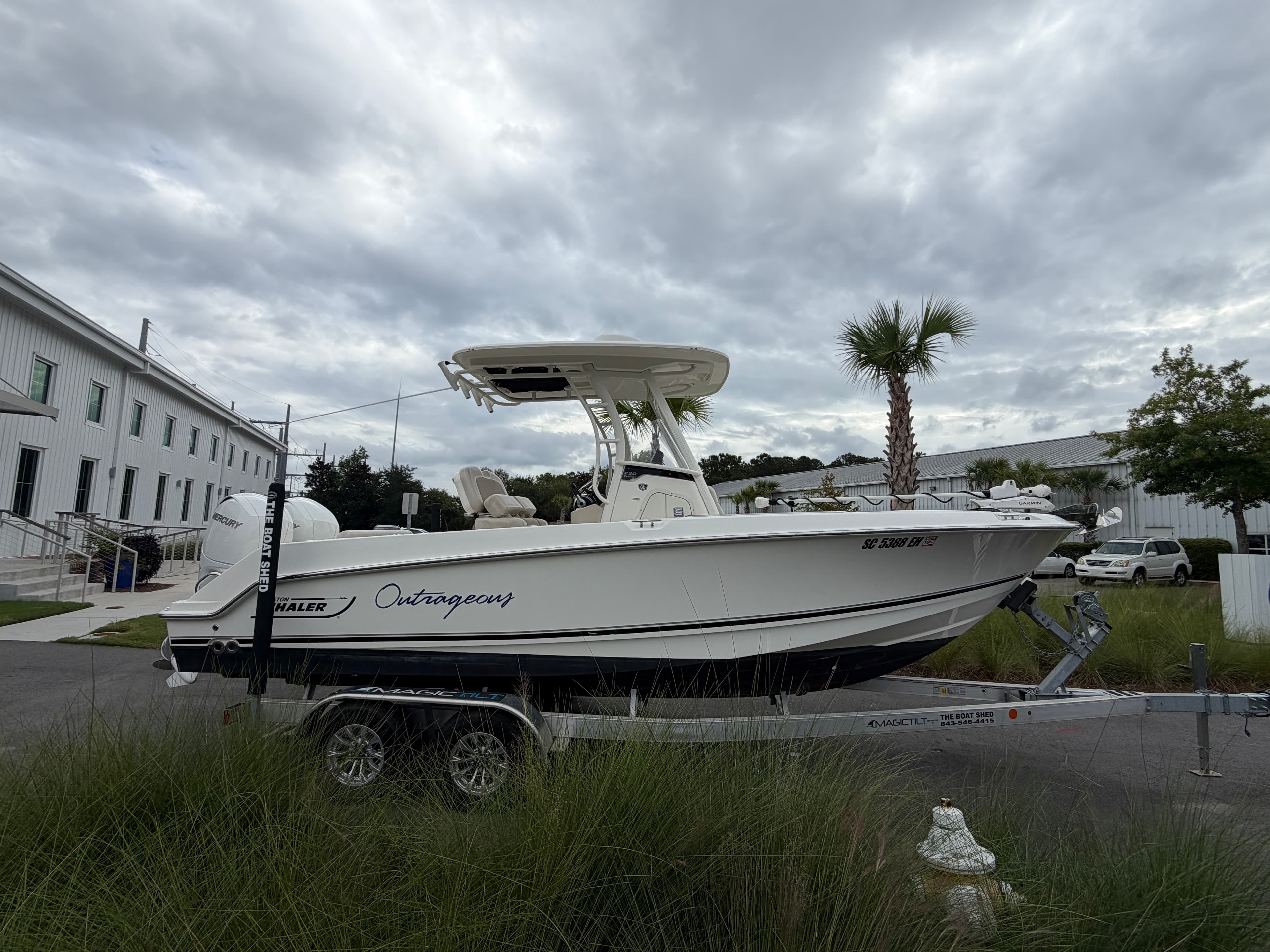2018 Boston Whaler 230 Outrage for Sale in Charleston, SC Center Console 2