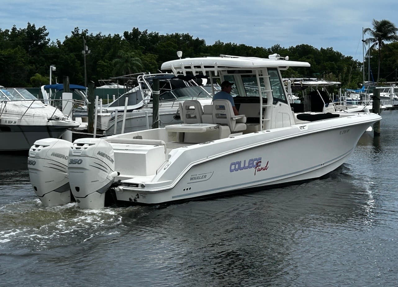 2018 Boston Whaler 330 Outrage for Sale in Ft. Lauderdale, FL Center Console 3