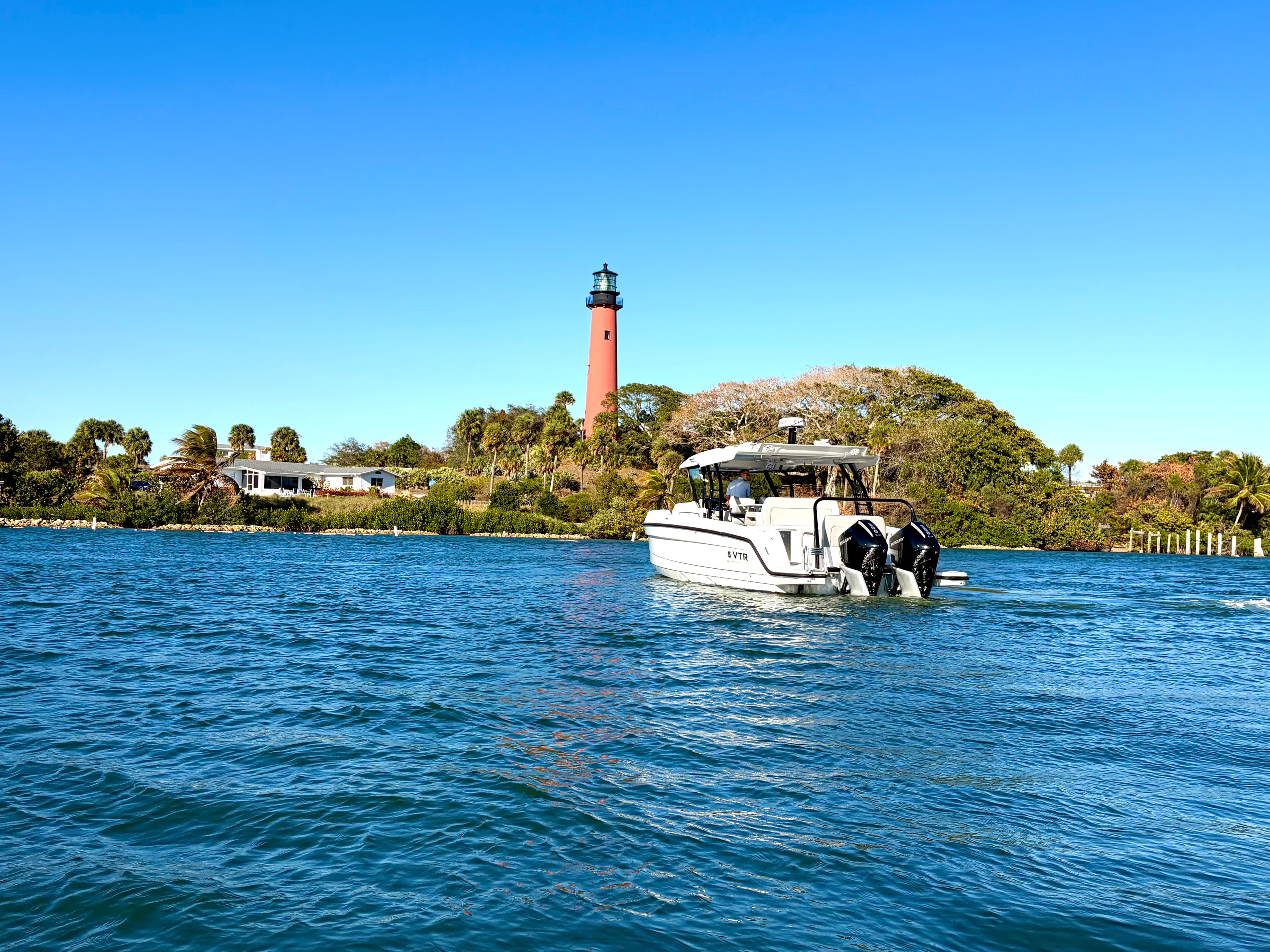 2026 Cruisers Yachts 38 VTR for Sale in Jupiter, Florida Sport Cruiser 3