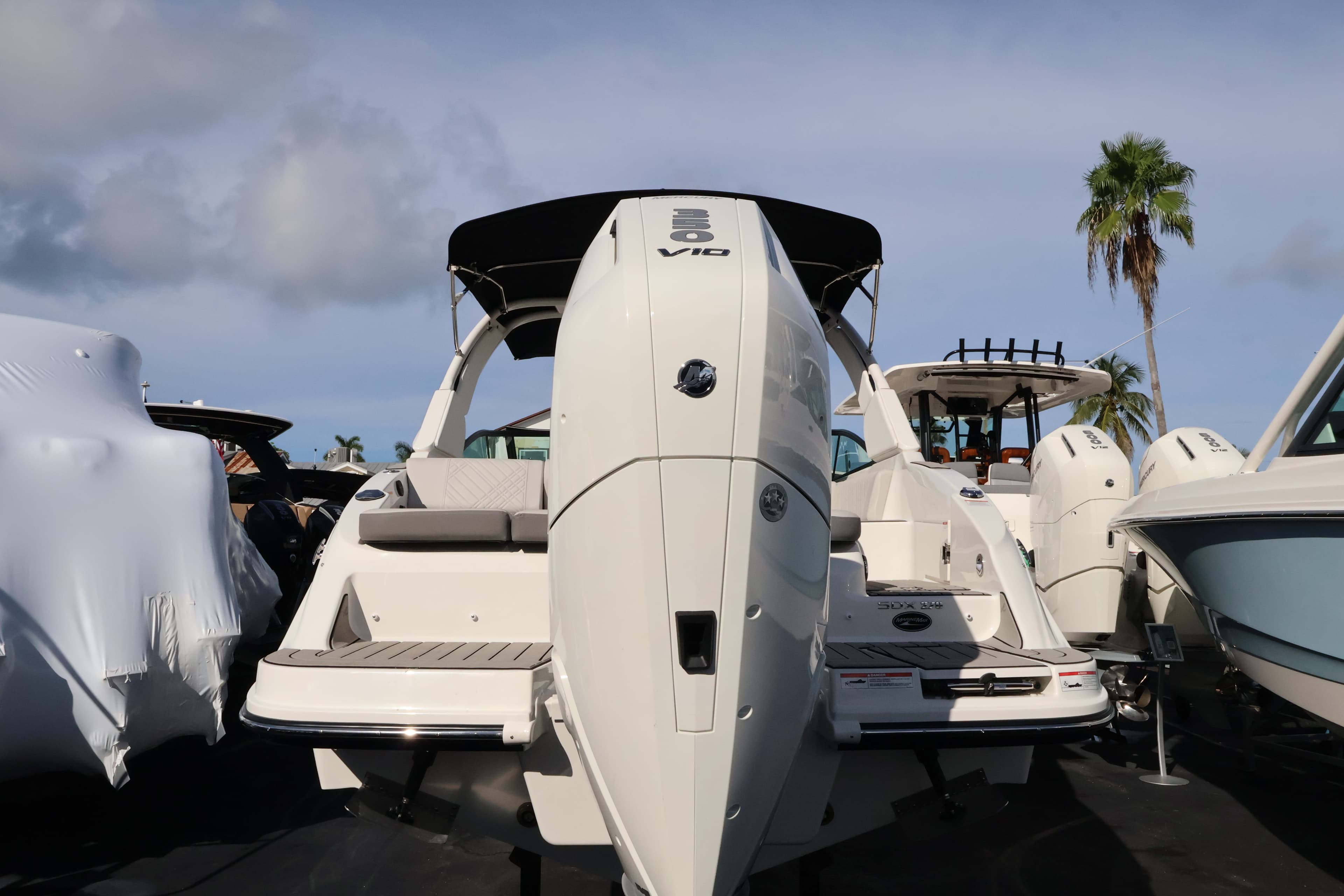 2027 Sea Ray SDX 270 Outboard for Sale in Naples, Florida Bowrider 5