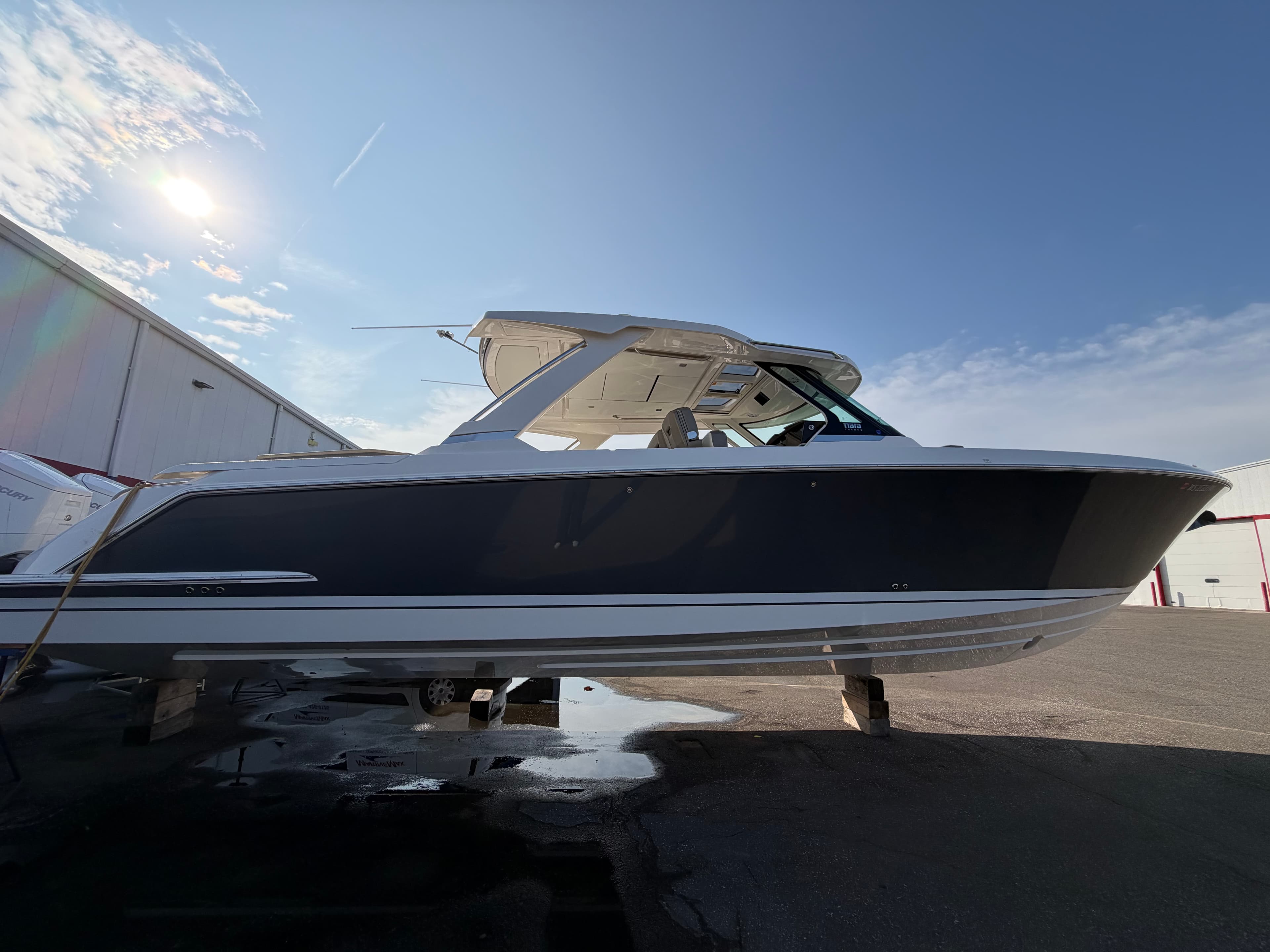 2022 Tiara Yachts 43LS for Sale in Excelsior, Minnesota Center Console 4