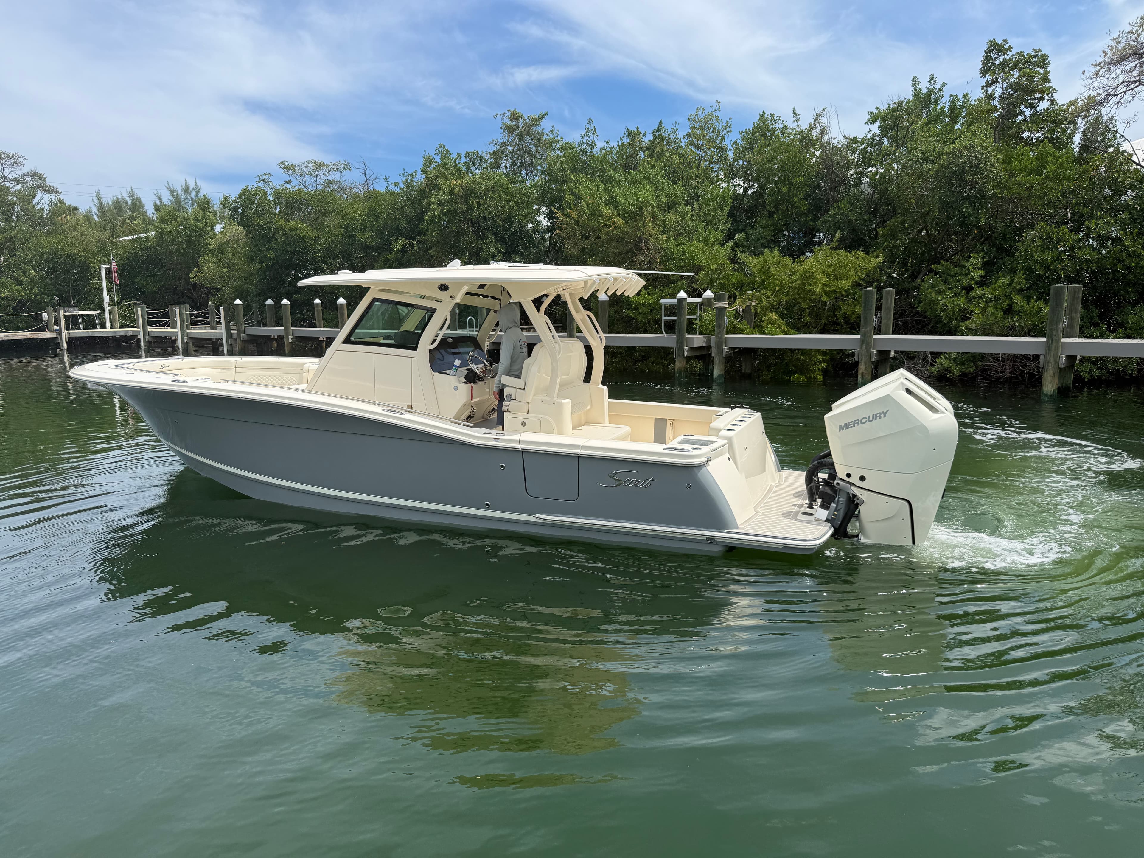 2027 Scout Boats 330 LXF for Sale in Marathon, FL Center Console 4