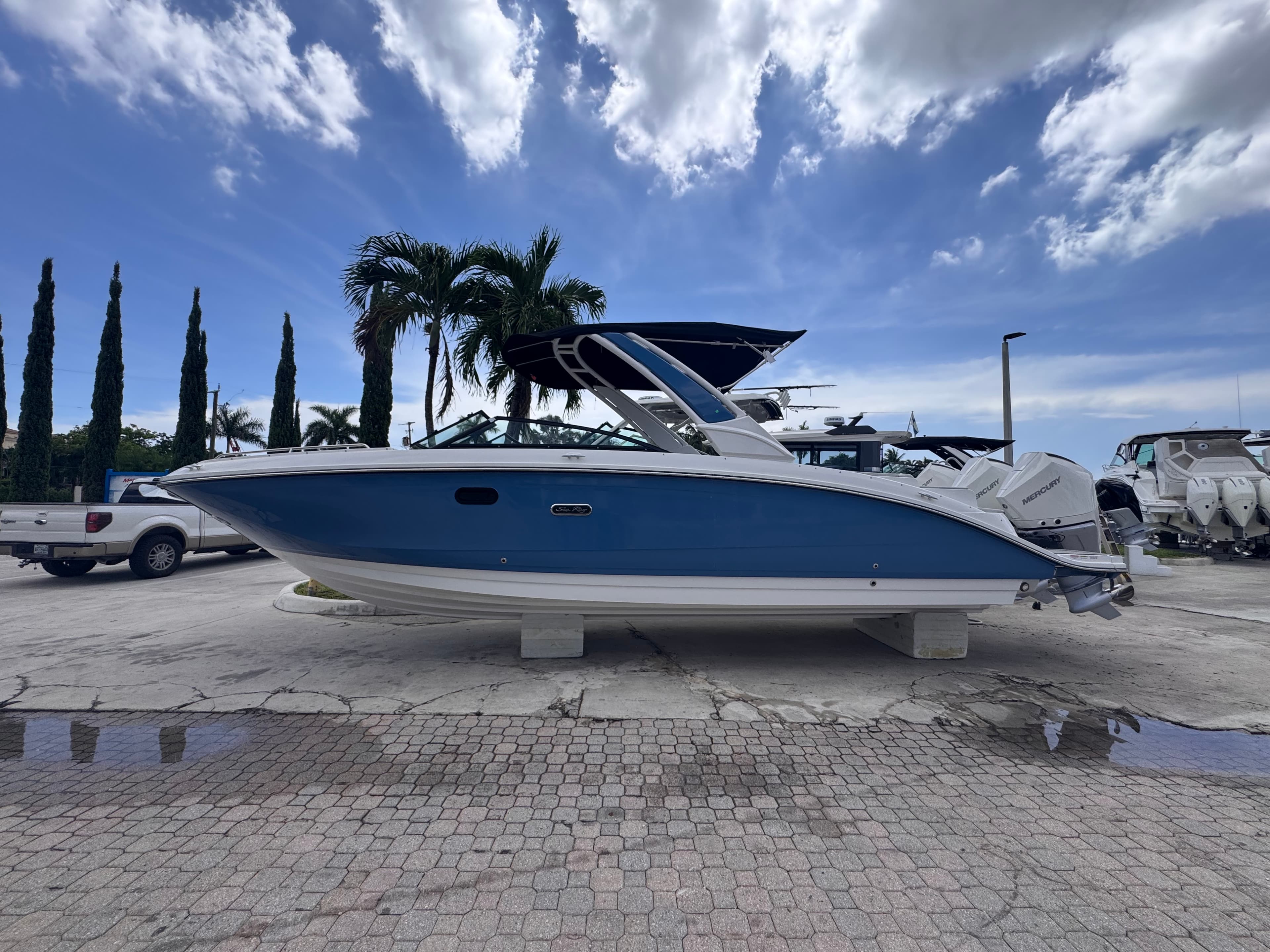 2027 Sea Ray SDX 290 Outboard for Sale in Pompano Beach, Florida Bowrider