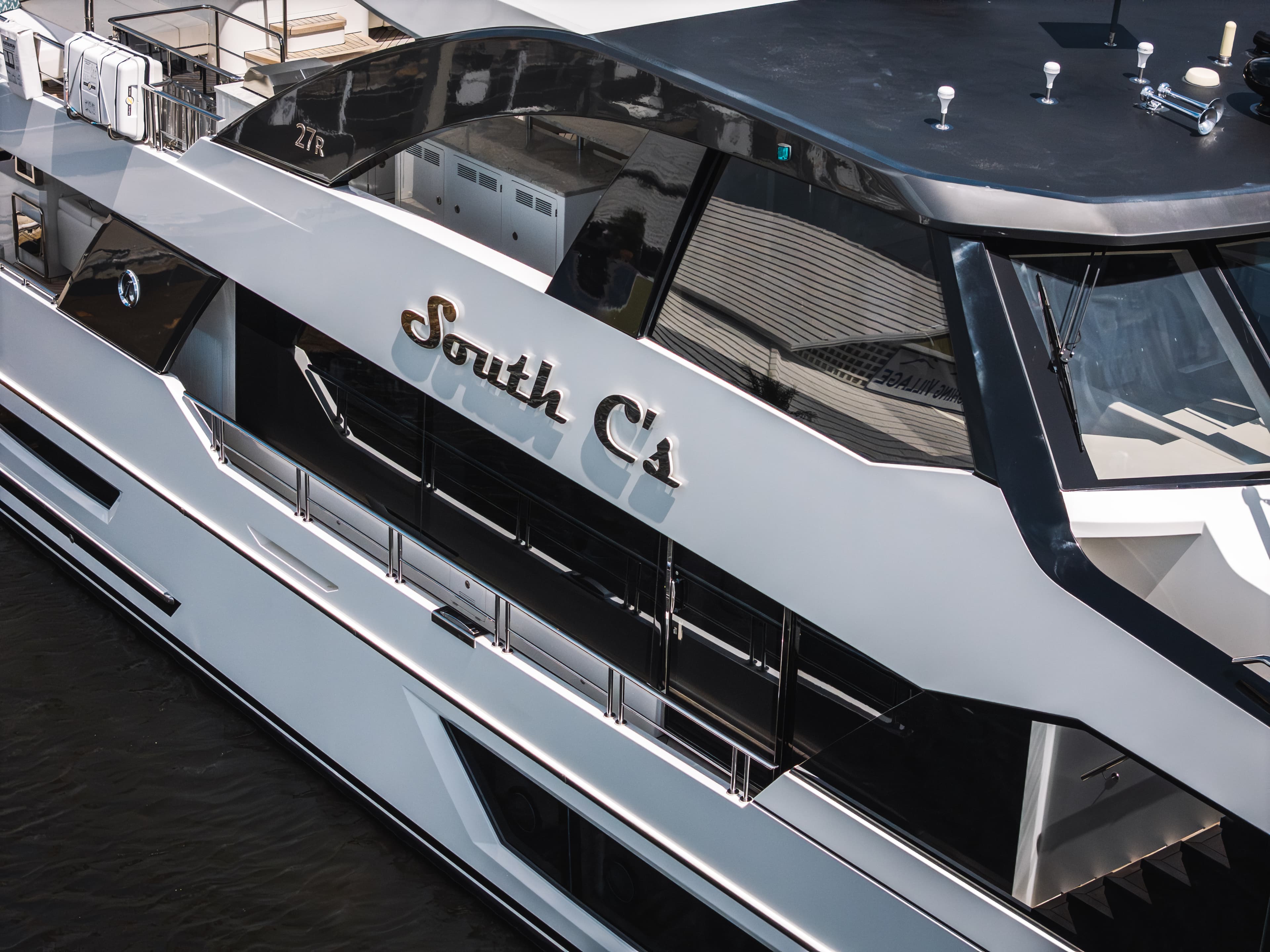 2023 Ocean Alexander 27R for Sale in Ocean Reef, FL Flybridge 5