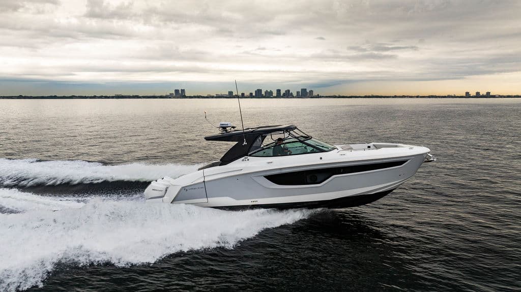 2024 Cruisers Yachts 38 GLS OB for Sale in Cocoplum Yacht Club, FL Sport Cruiser