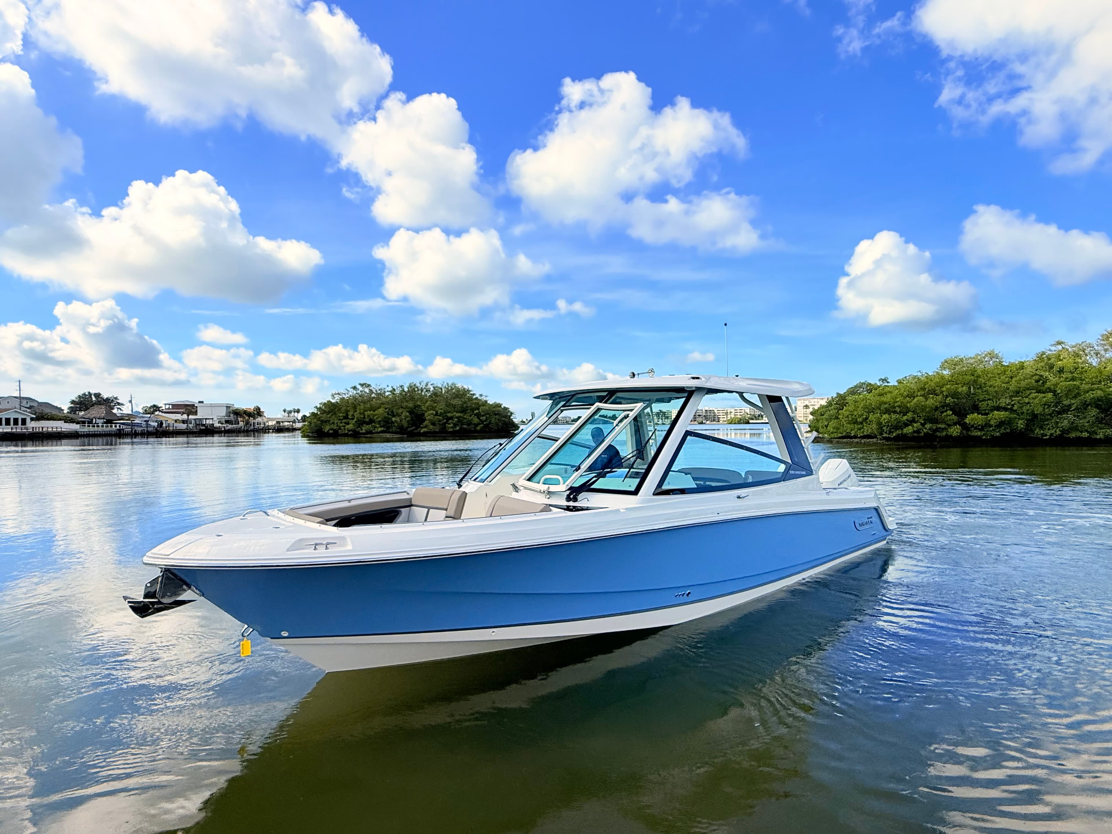 2027 Boston Whaler 330 Vantage for Sale in St Petersburg, FL Dual Console 5