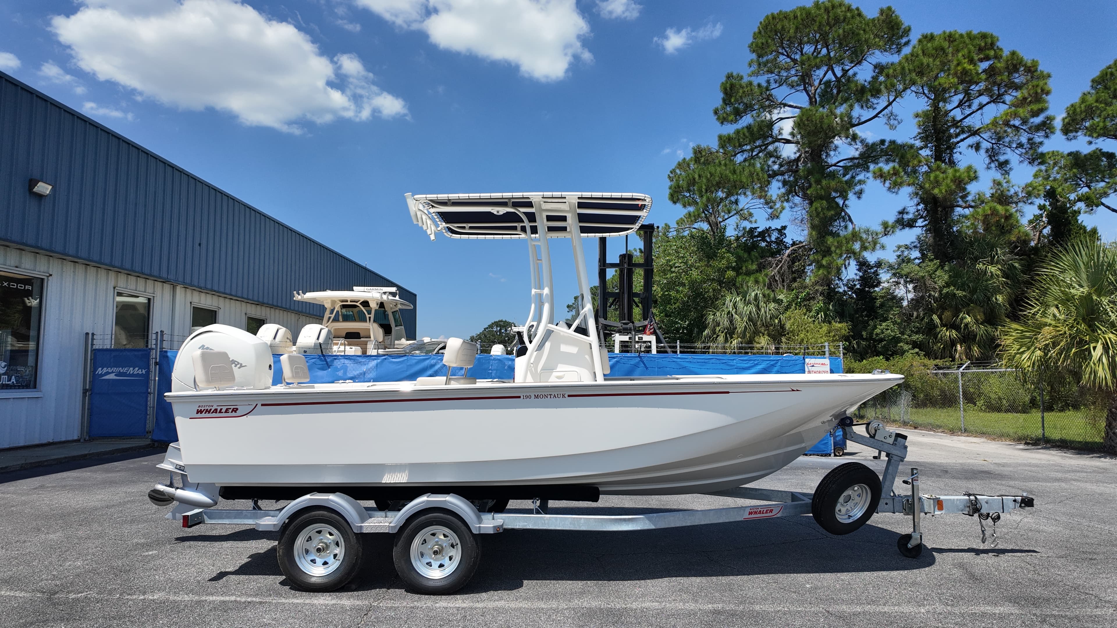 2027 Boston Whaler 190 Montauk for Sale in Thunderbolt, GA Center Console