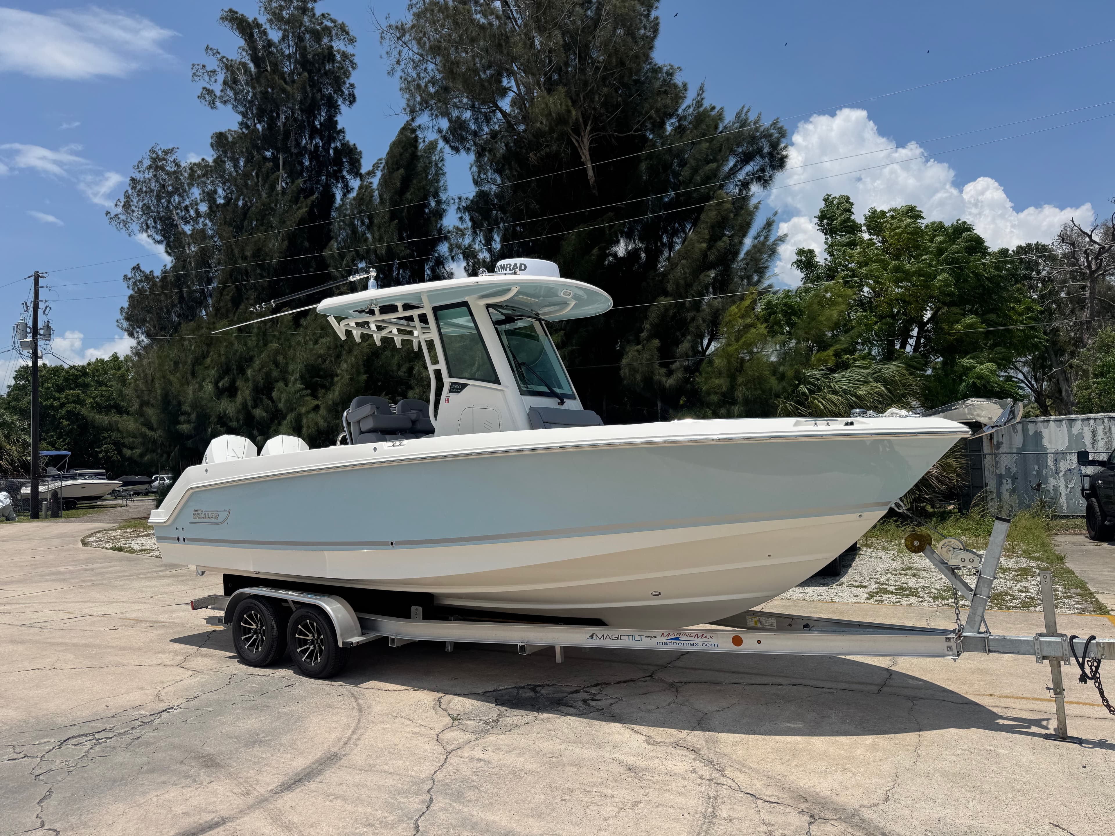 2026 Boston Whaler 250 Outrage for Sale in Cocoa, Florida Center Console
