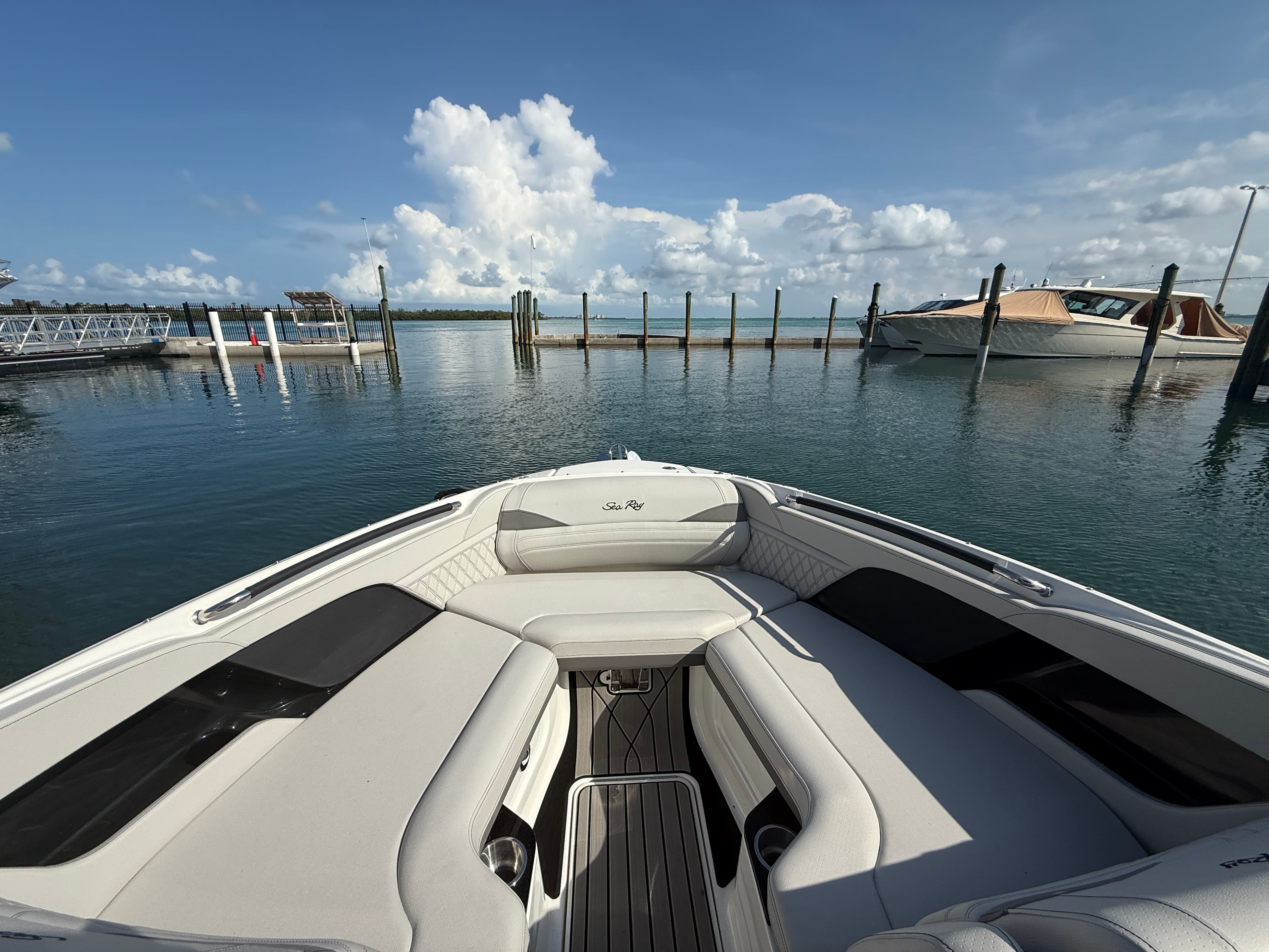 2026 Sea Ray SLX 260 Outboard for Sale in Sarasota, FL Bowrider 3